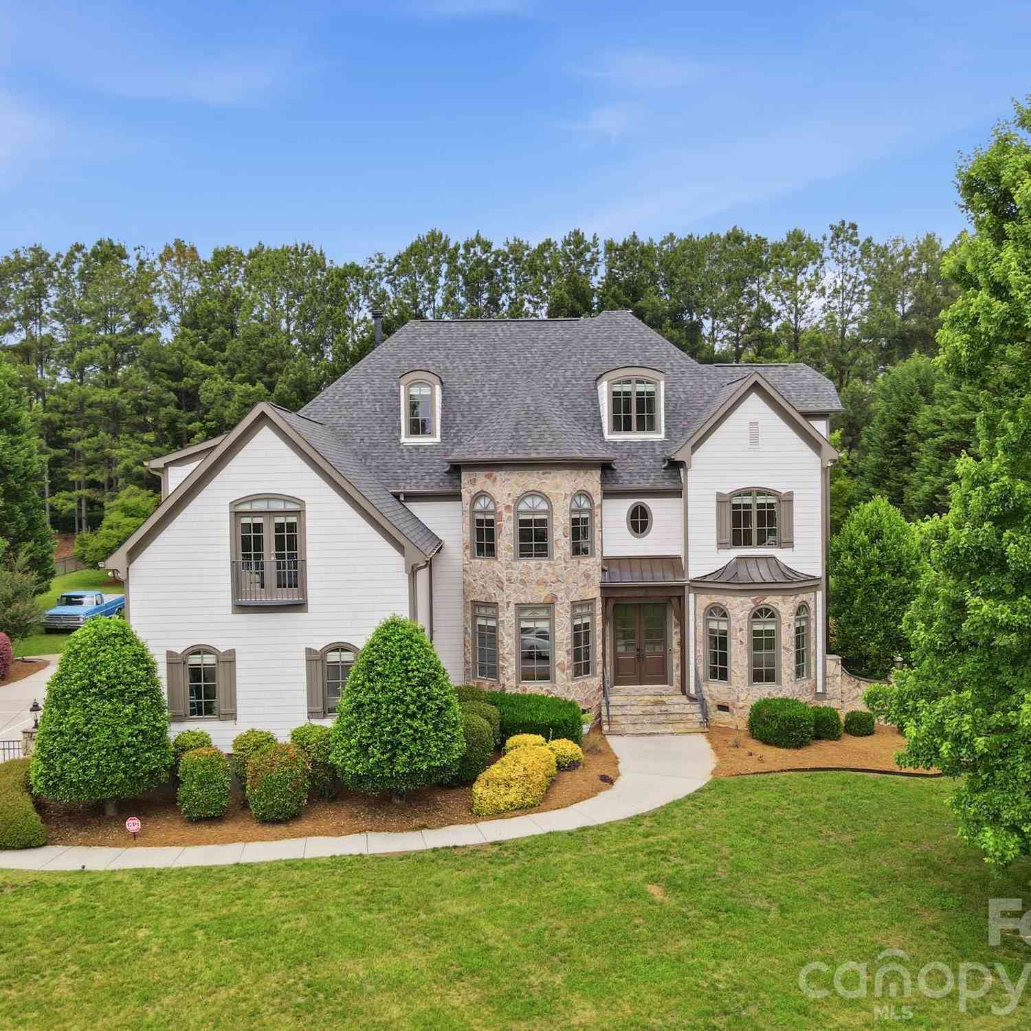 Homes For Sale - 105 Quincy Court<br/> Mooresville, NC 28117