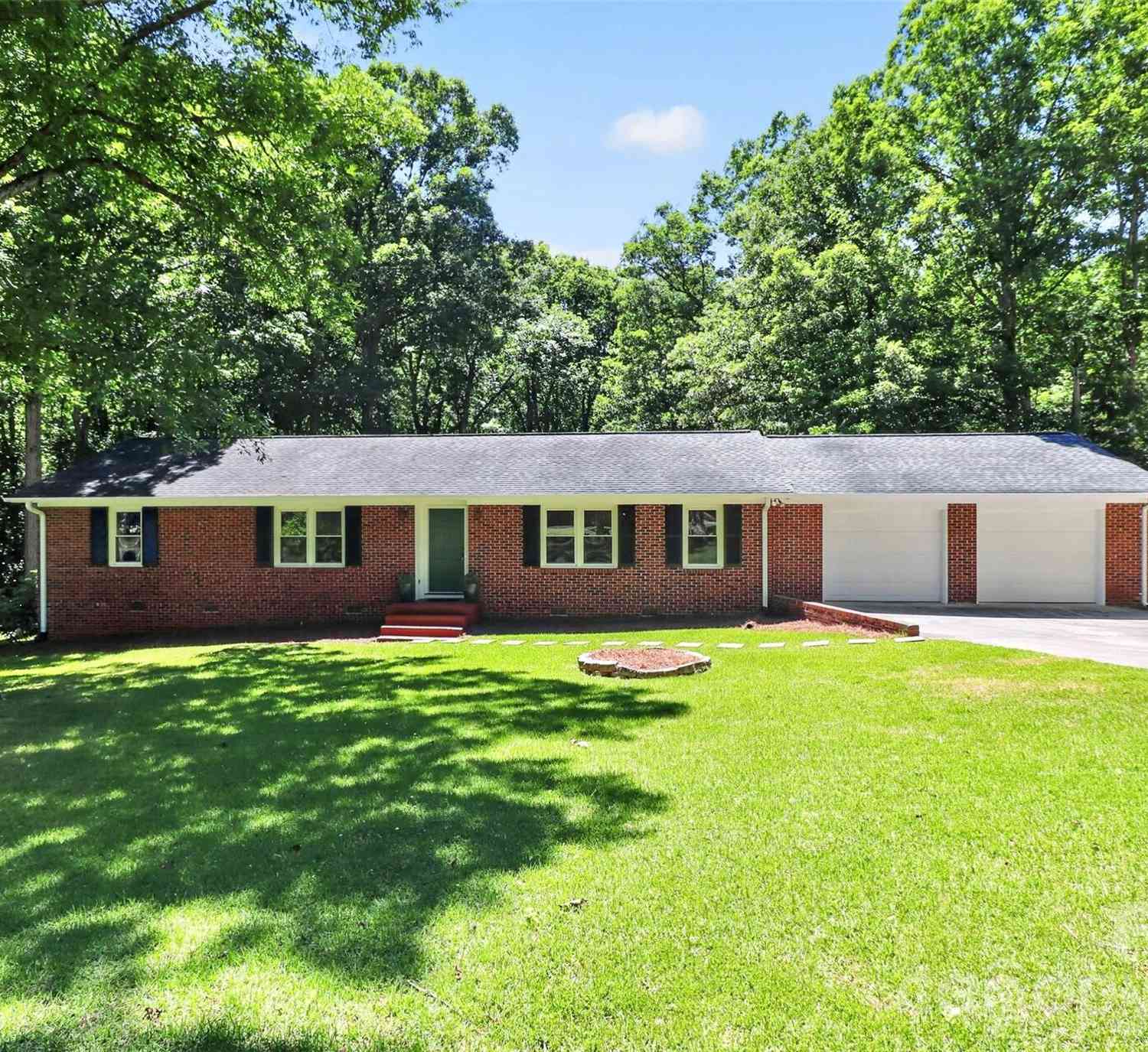Homes For Sale - 1410 Yorkdale Drive<br/> York County, Rock Hill, SC 29730