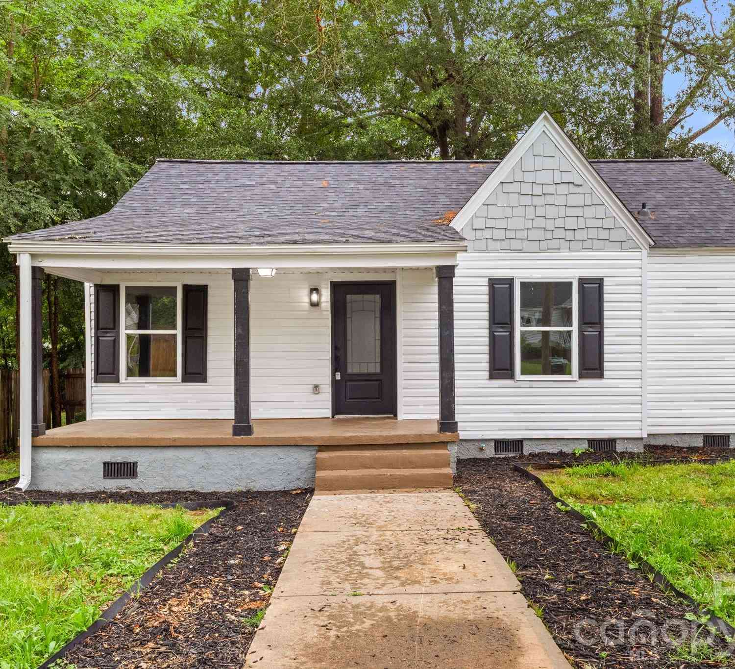 Homes For Sale - 110 Courtland Street<br/> Chesterfield, SC 29706
