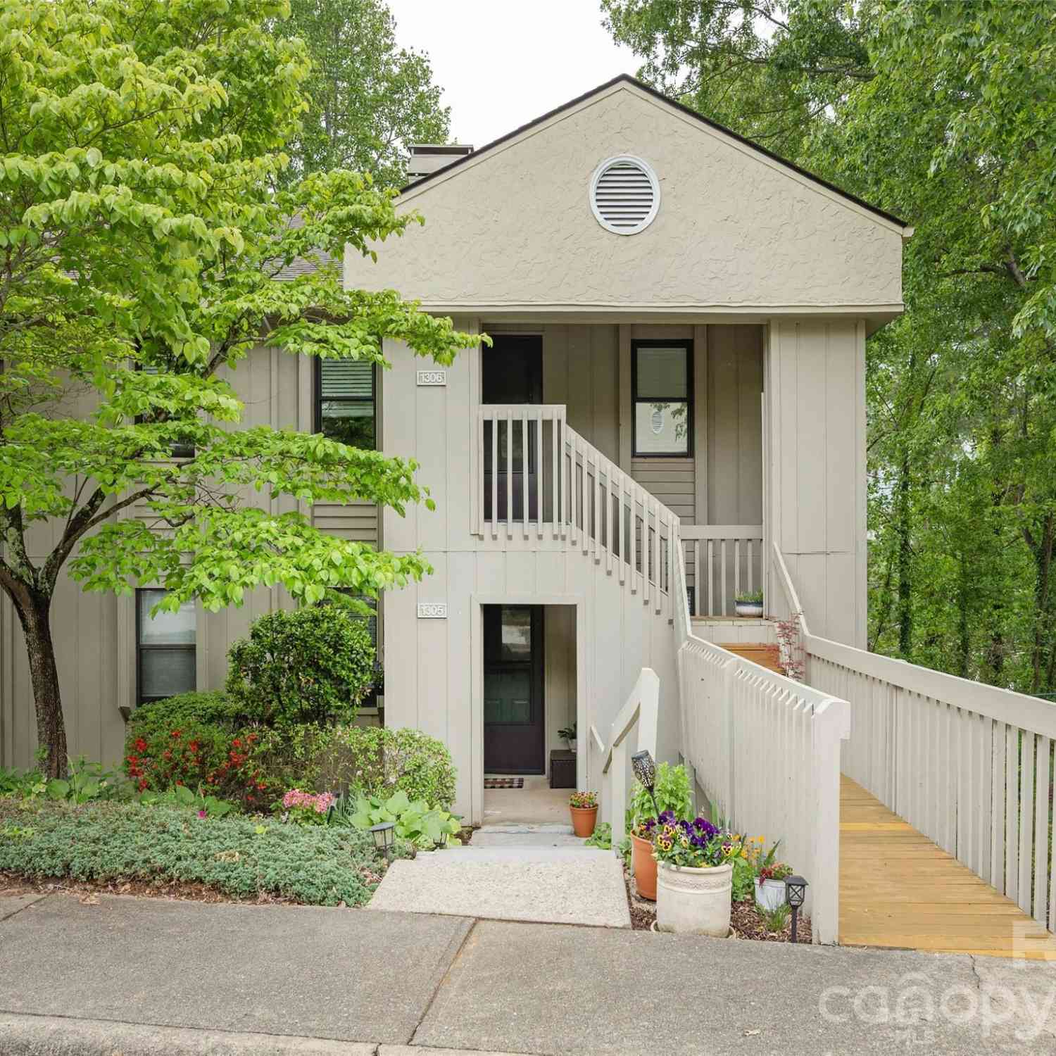 Condo For Sale - 1305 Abbey Circle<br/> Buncombe County, Asheville, NC 28805
