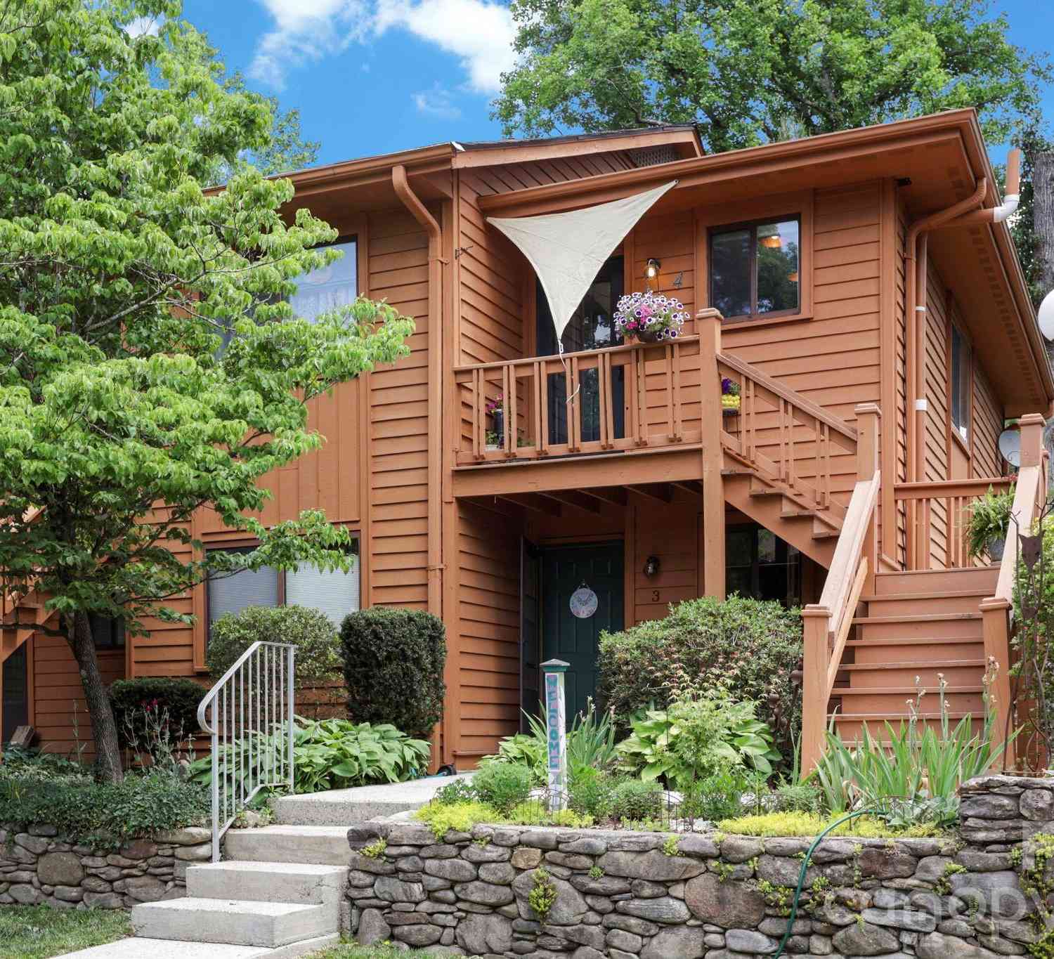 Condo For Sale - 581 Courtwood Lane #4<br/> Hendersonville, NC 28739