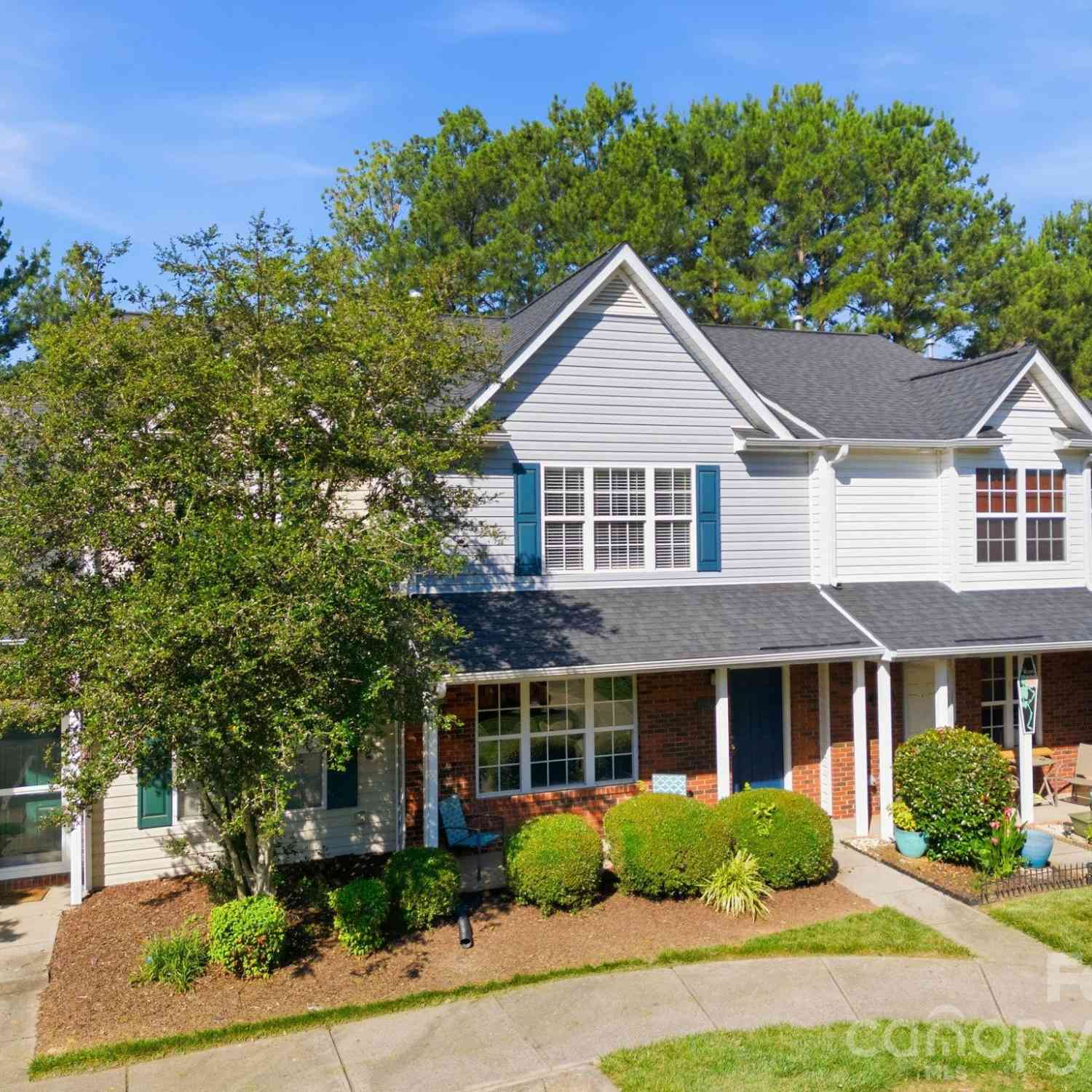 Townhouse For Sale - 12368 Hennigan Place Lane<br/> Charlotte, NC 28214