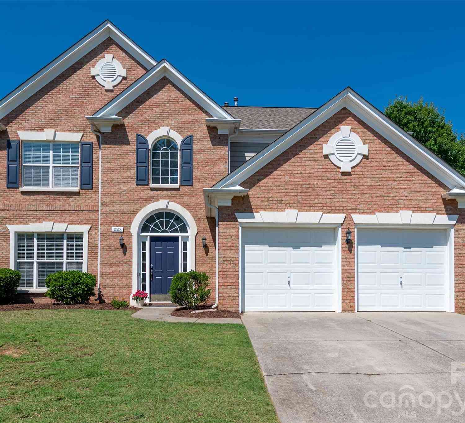 Homes For Sale - 8518 Dennington Grove Lane<br/> Charlotte, NC 28277