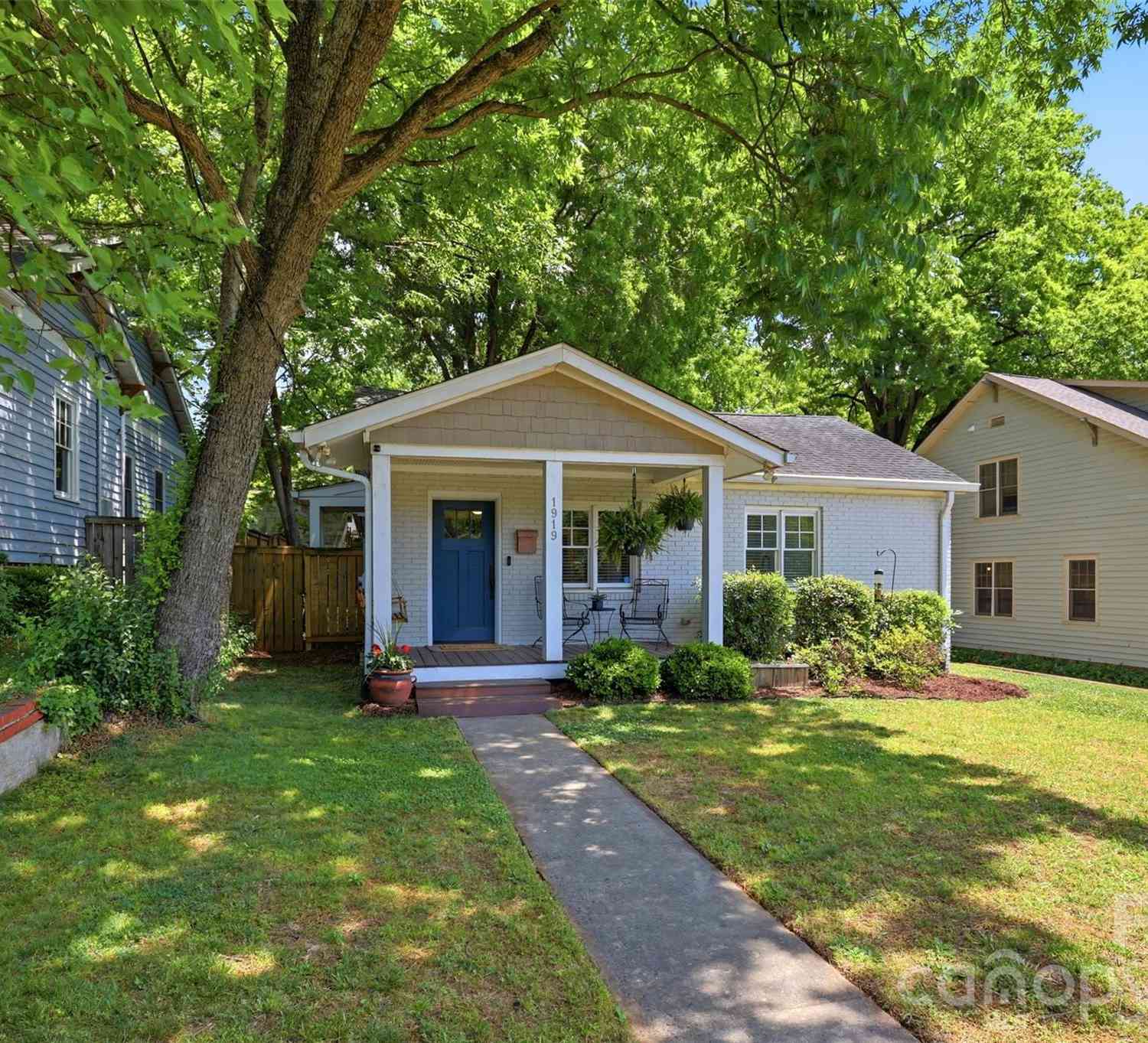 Homes For Sale - 1919 Merriman Avenue<br/> Charlotte, NC 28203