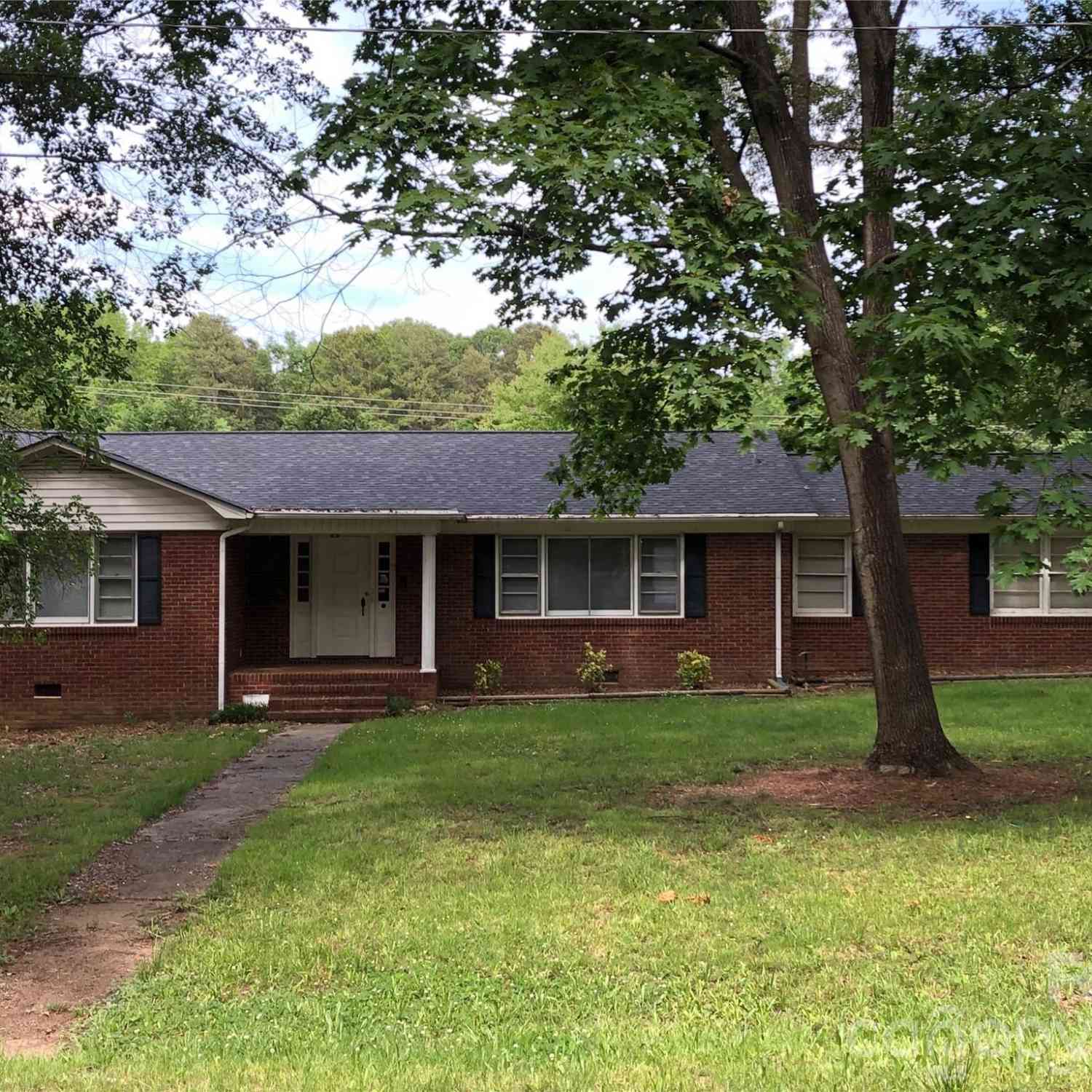 Homes For Sale - 128 Woodlynn Drive<br/> Charlotte, NC 28214