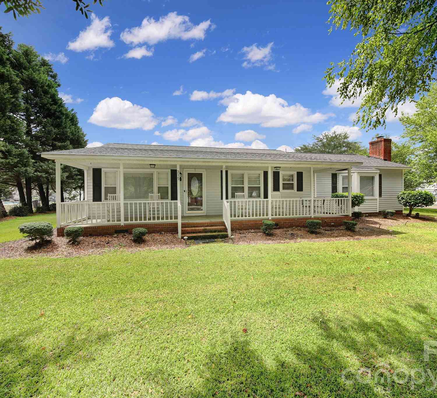 Homes For Sale - 215 W Stevens Street<br/> Kershaw, SC 29067