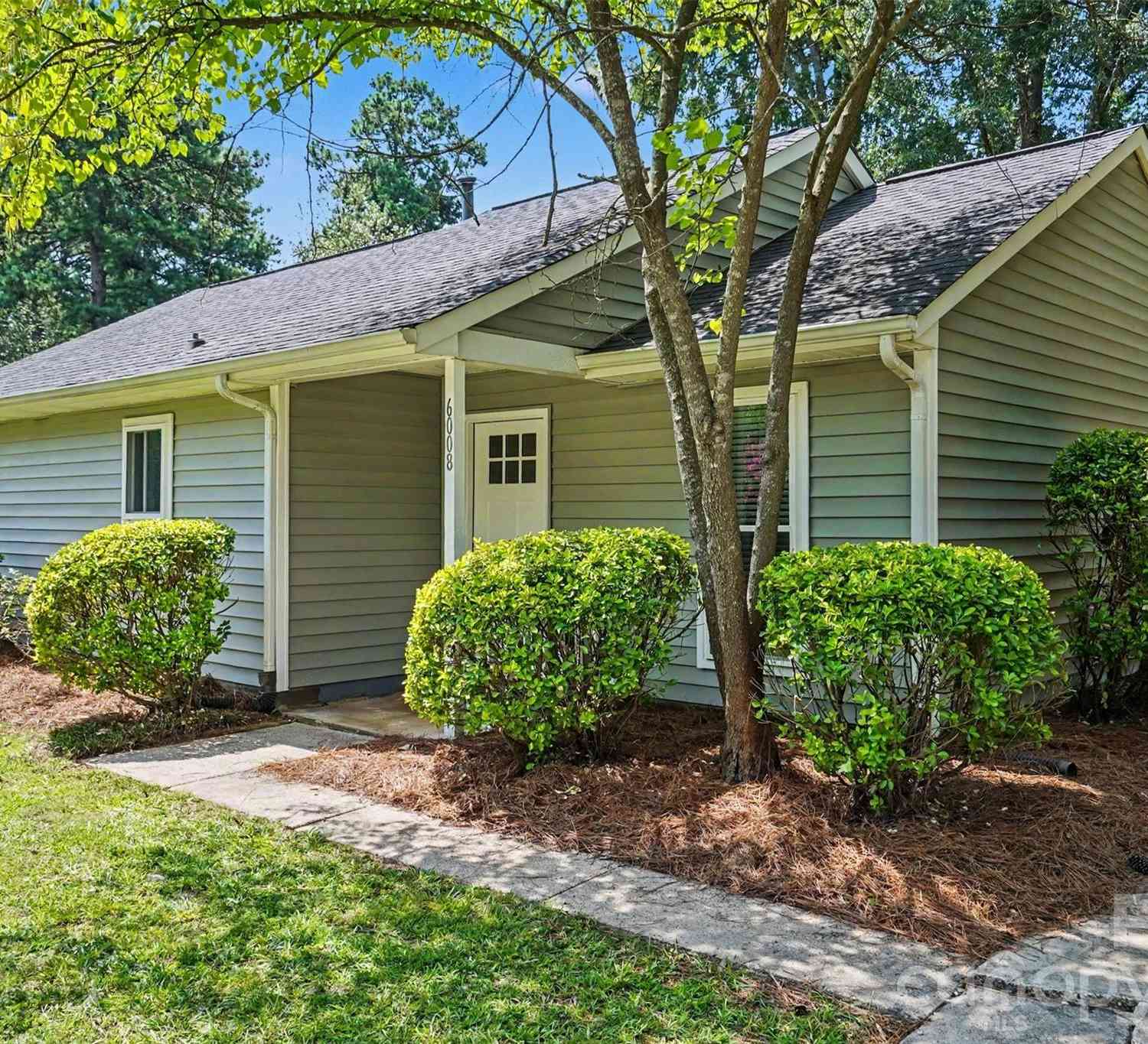 Homes For Sale - 6008 Trysting Road<br/> Charlotte, NC 28227
