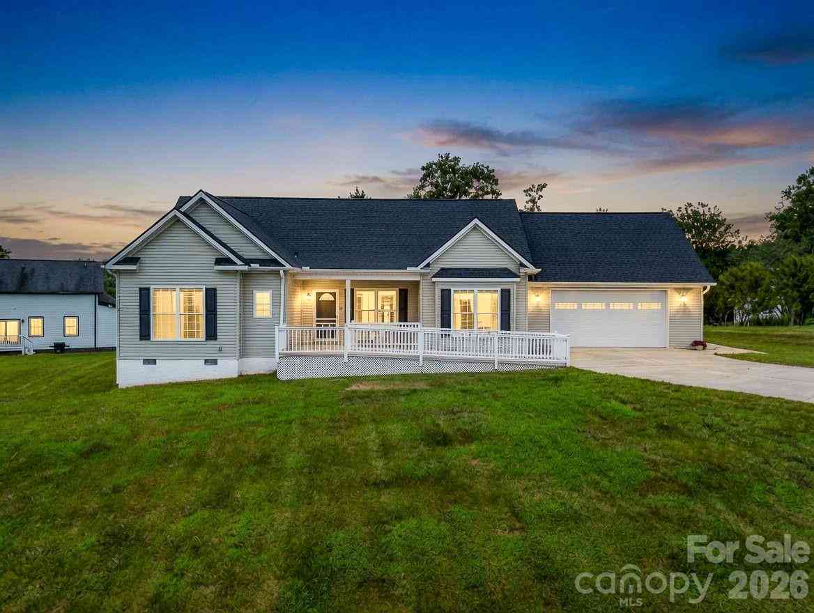 Homes For Sale - 355 Hidden Meadow Drive<br/> Hendersonville, NC 28792