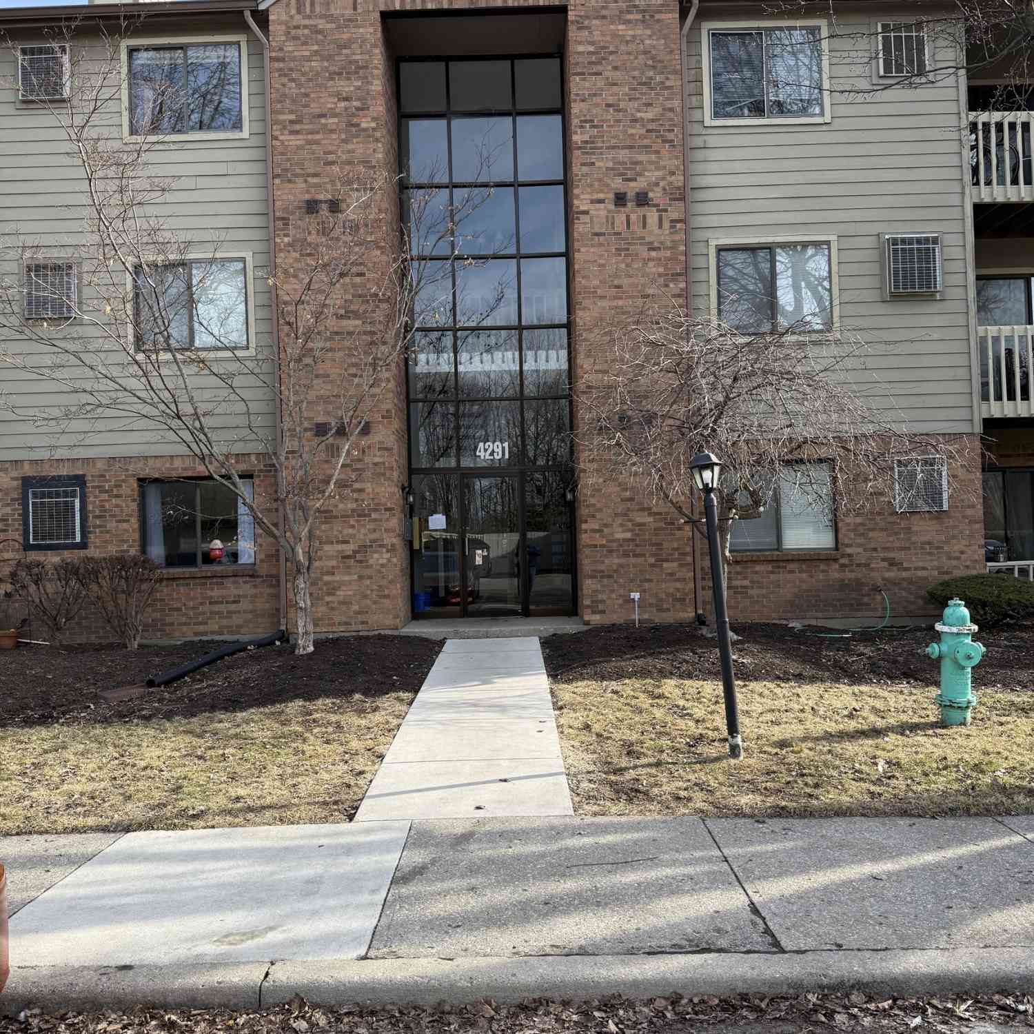 Condo For Sale - 4291 Village Parkway Circle #11<br/> Marion County, Indianapolis, IN 46254