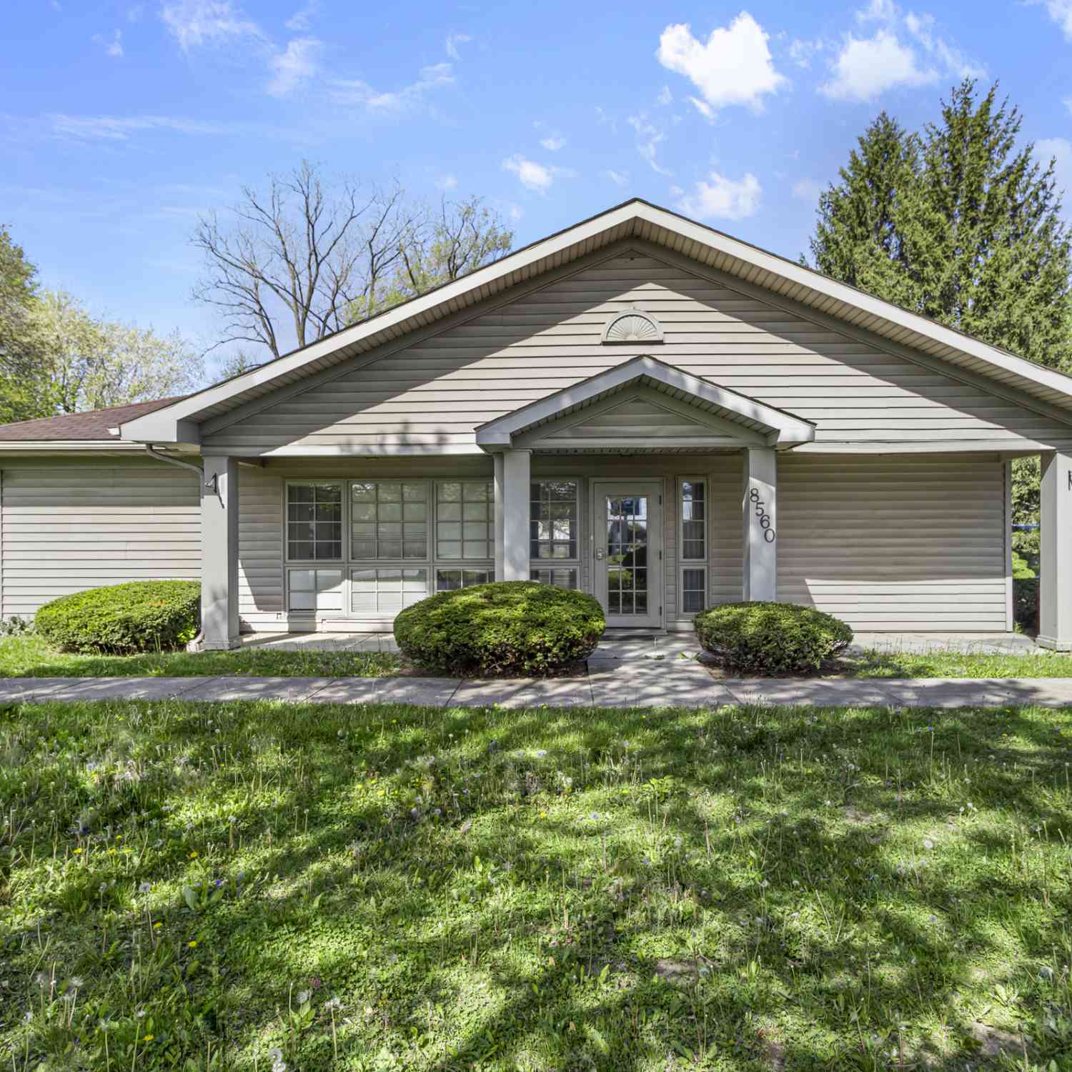 Homes For Sale - 8560 N College Avenue<br/> Marion County, Indianapolis, IN 46240