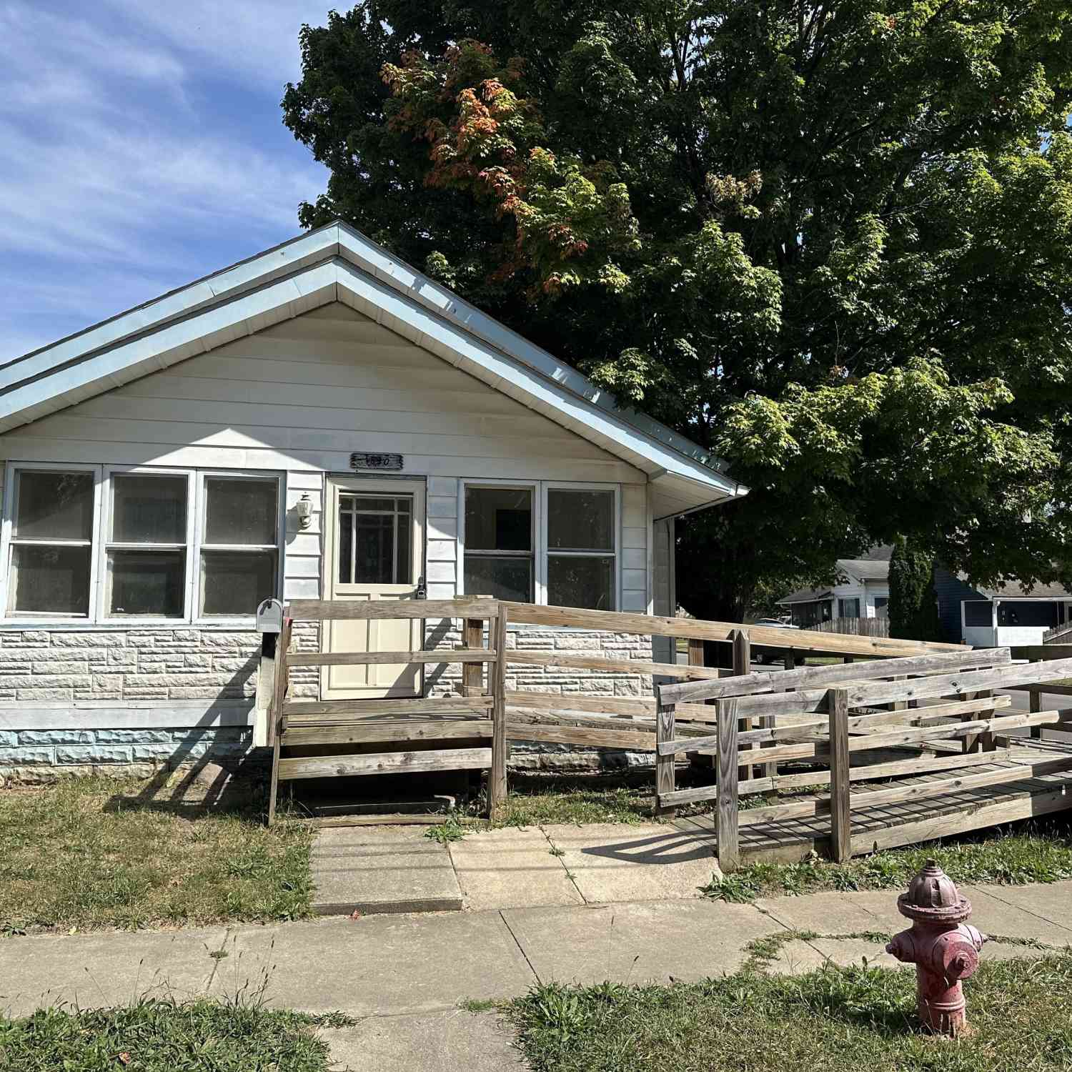 Homes For Sale - 1830 Jefferson Street<br/> Madison County, Anderson, IN 46016