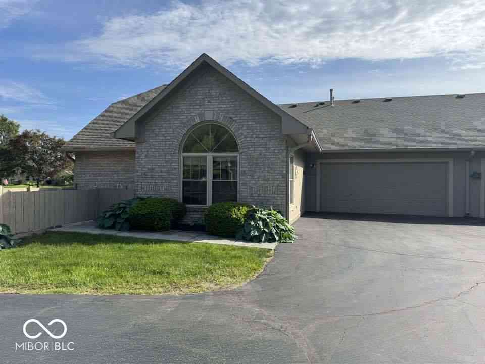 Condo For Sale - 7548 Briarstone Drive<br/> Marion County, Indianapolis, IN 46227