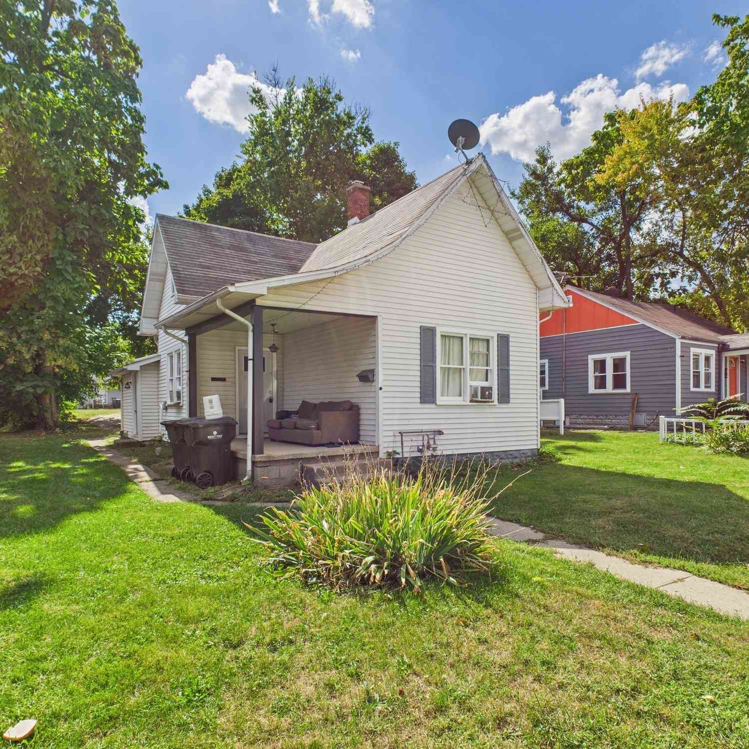 Homes For Sale - 1027 W 11th Street<br/> Madison County, Anderson, IN 46016