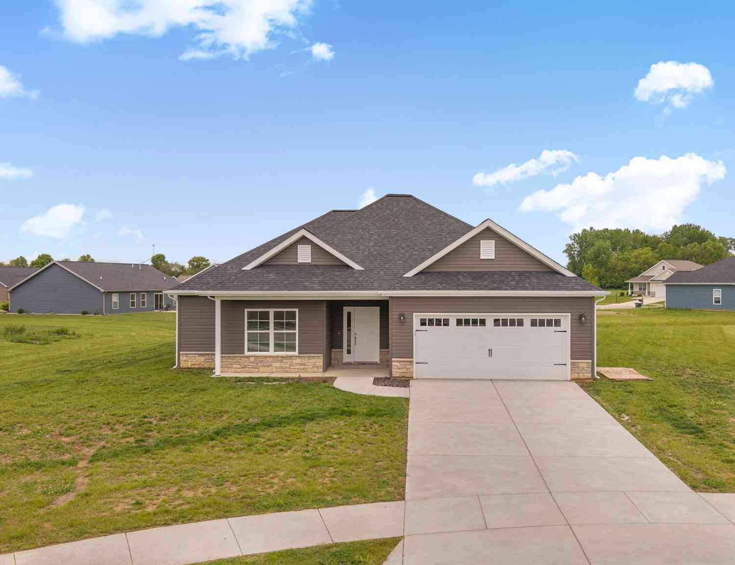 Homes For Sale - 9182 Mulligan Court<br/> Madison County, Elwood, IN 46036