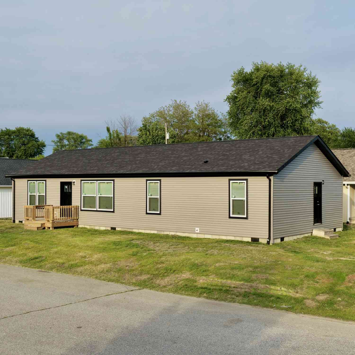 Homes For Sale - 819 W Tanner Street<br/> Brownstown, IN 47220