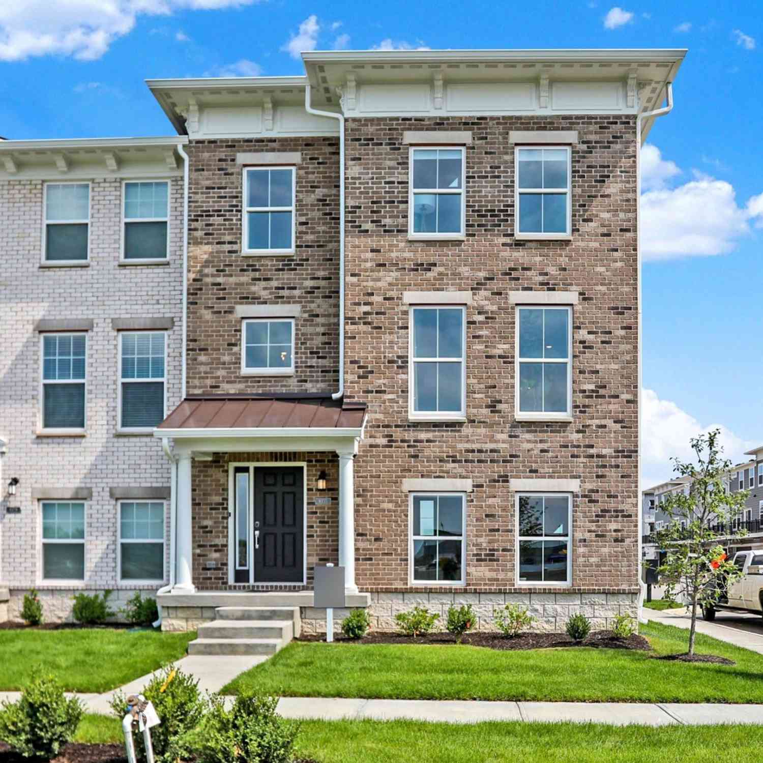 Townhouse For Sale - 9335 Clarendon Drive<br/> Fishers, IN 46038