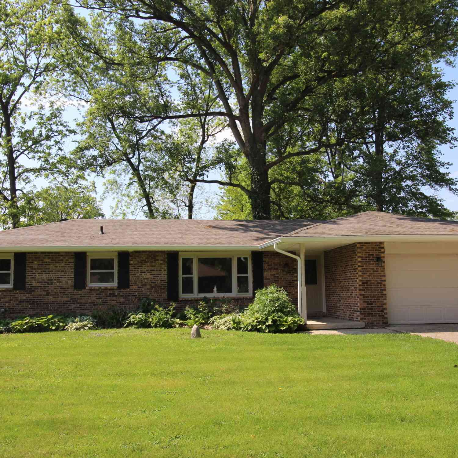 Homes For Sale - 5405 Emerson Way<br/> Madison County, Anderson, IN 46017