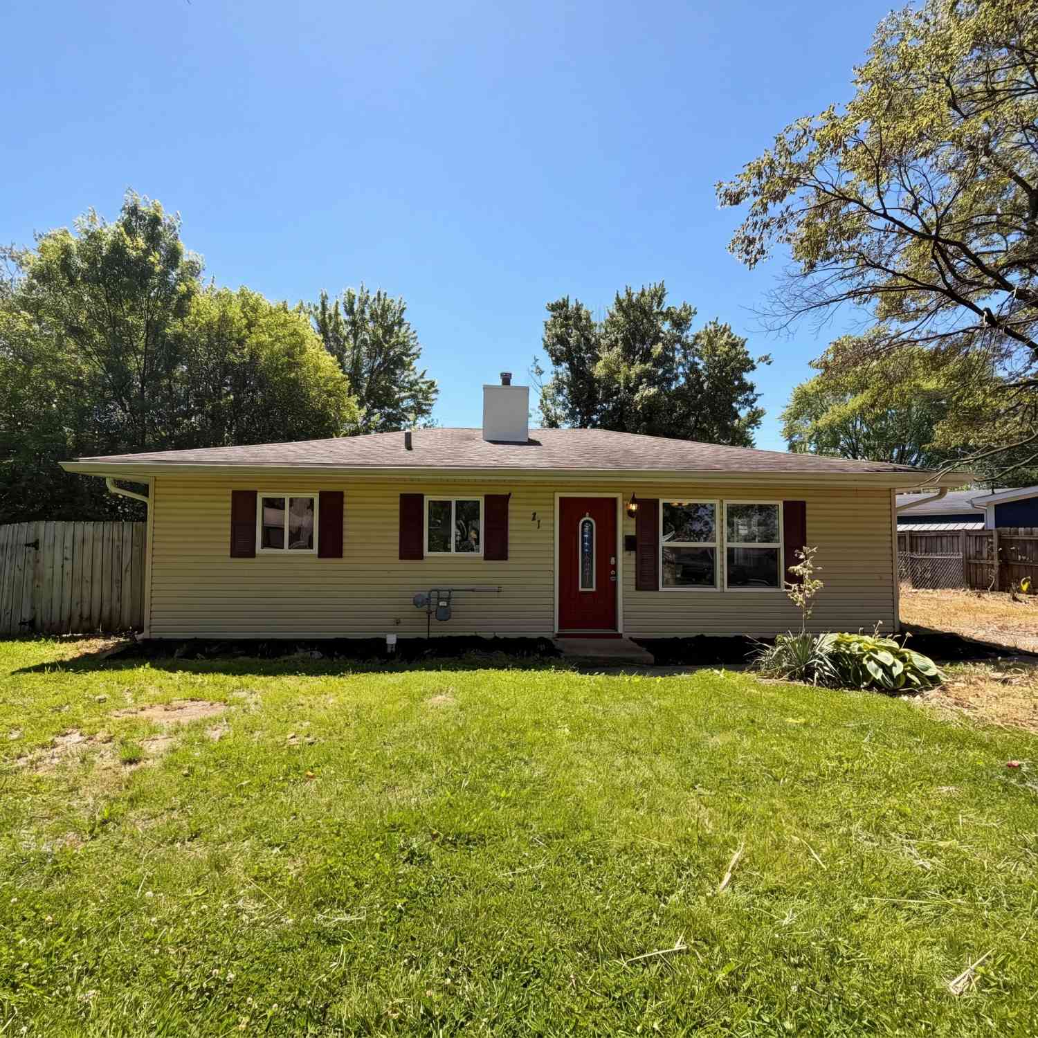 Homes For Sale - 217 Crestwood Drive<br/> New Whiteland, IN 46184