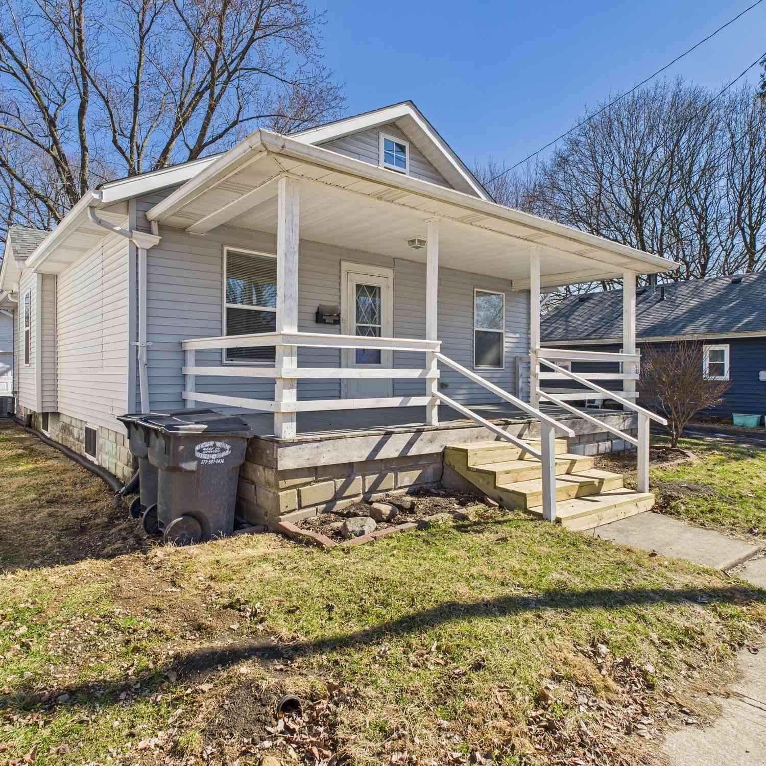 Homes For Sale - 1728 Noble Street<br/> Madison County, Anderson, IN 46016