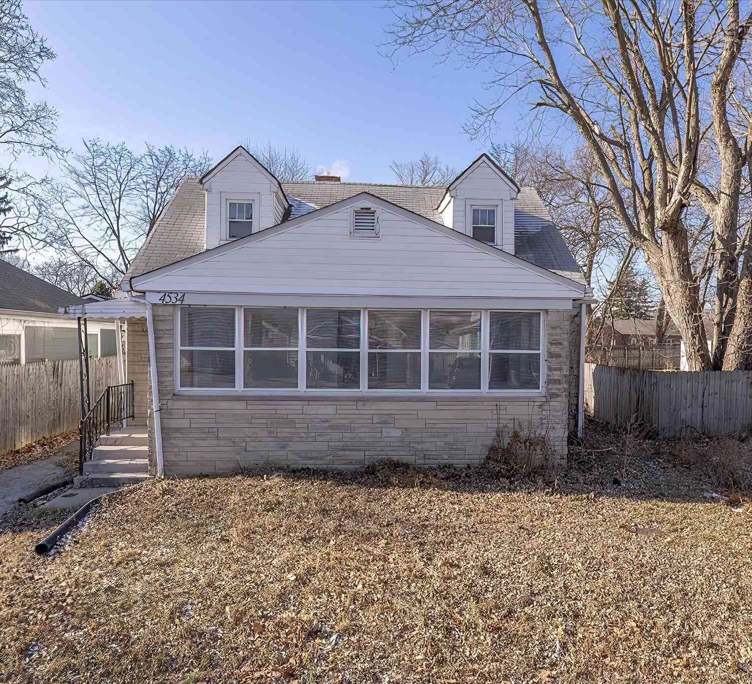 Homes For Sale - 4534 Norwaldo Avenue<br/> Indianapolis, IN 46205