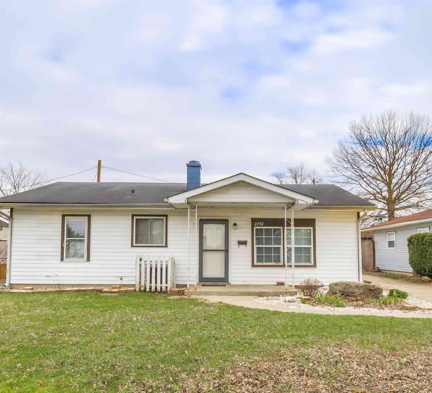 Homes For Sale - 2742 Apache Drive<br/> Madison County, Anderson, IN 46012