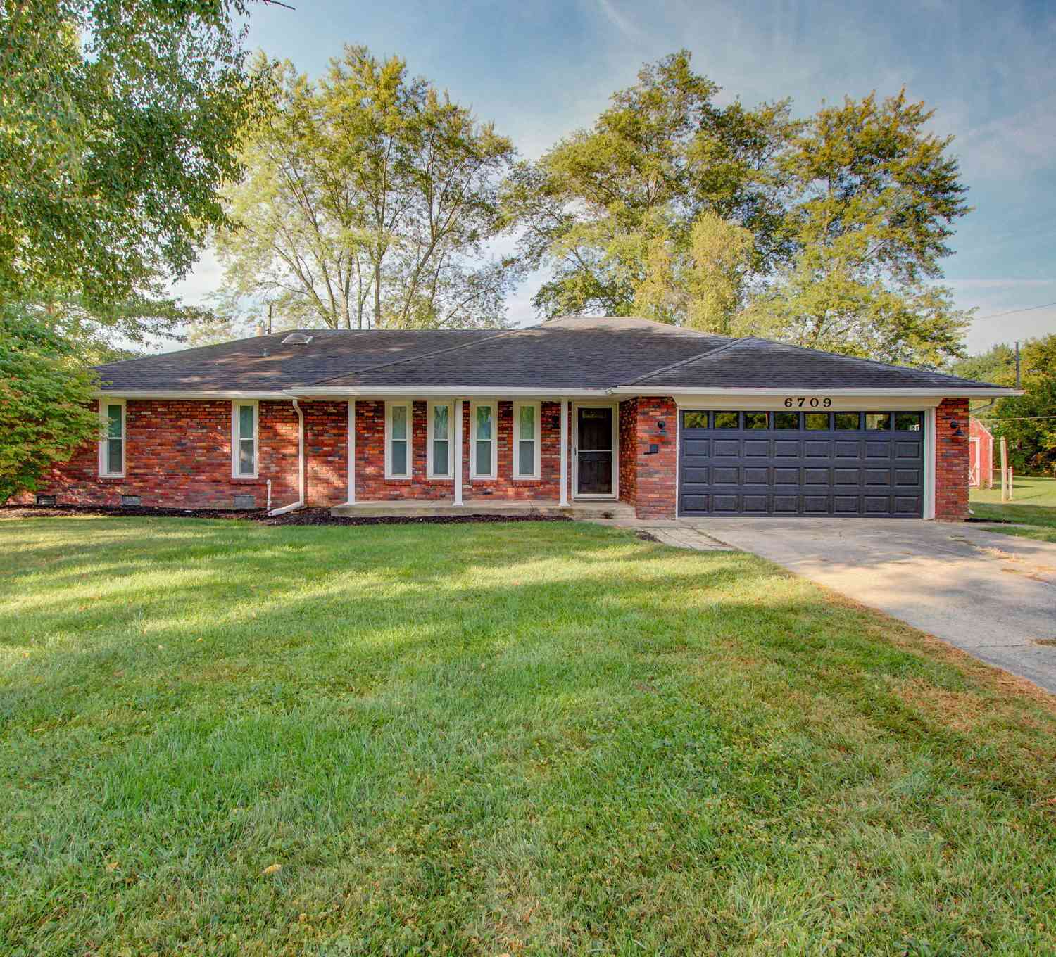 Homes For Sale - 6709 Jackson Street<br/> Madison County, Anderson, IN 46013