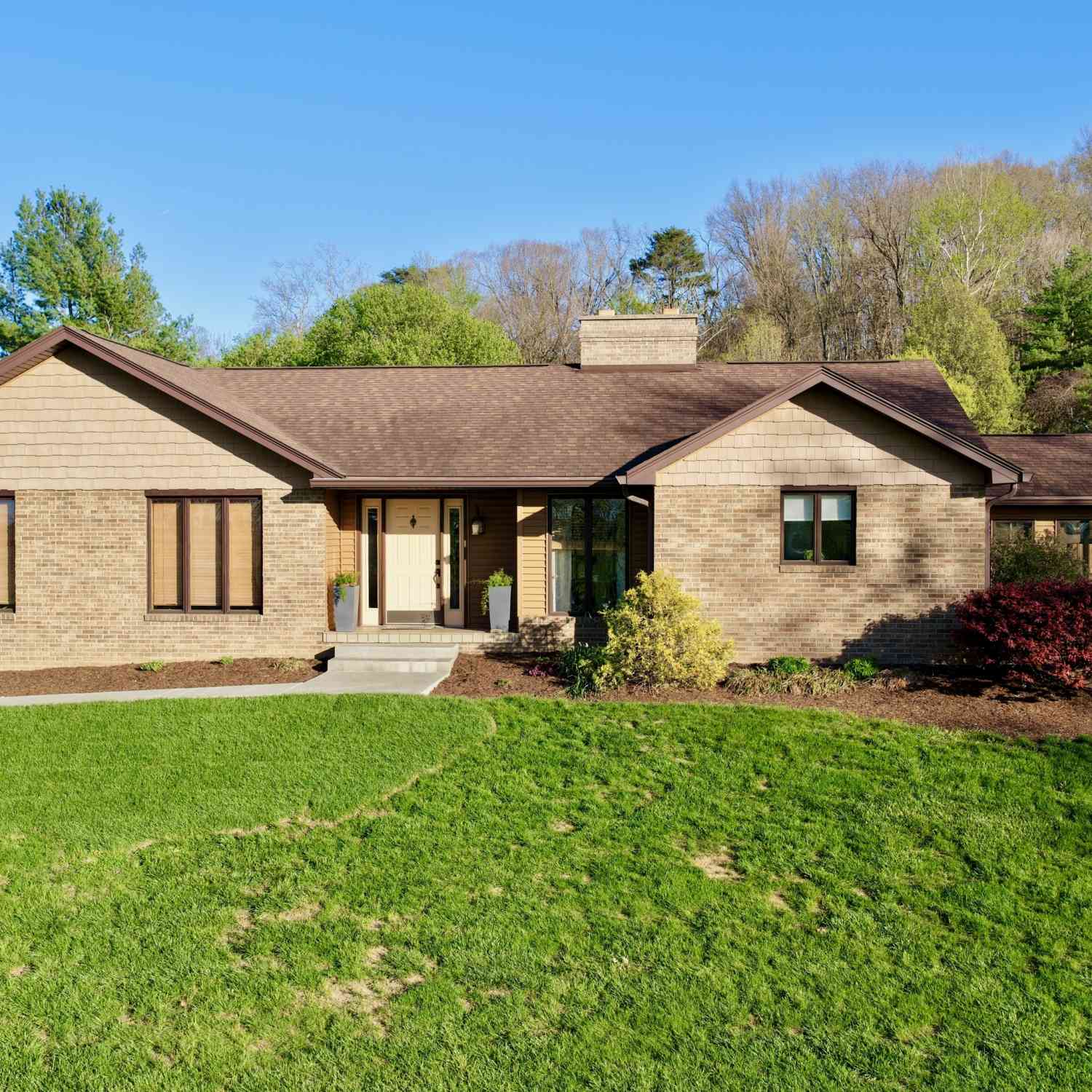 Homes For Sale - 1531 S County Road 150<br/> Brownstown, IN 47220