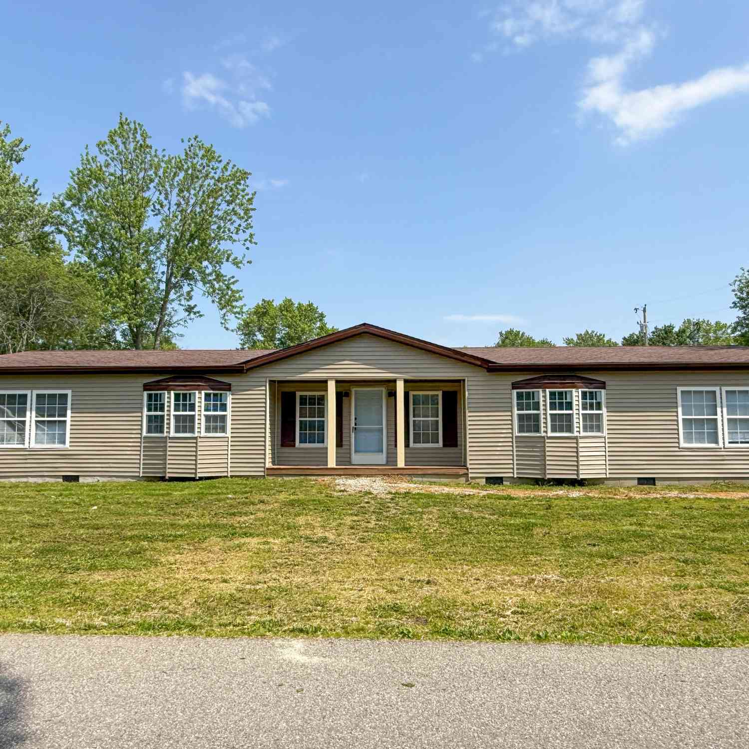 Homes For Sale - 747 Patterson Road<br/> Columbus, IN 47203