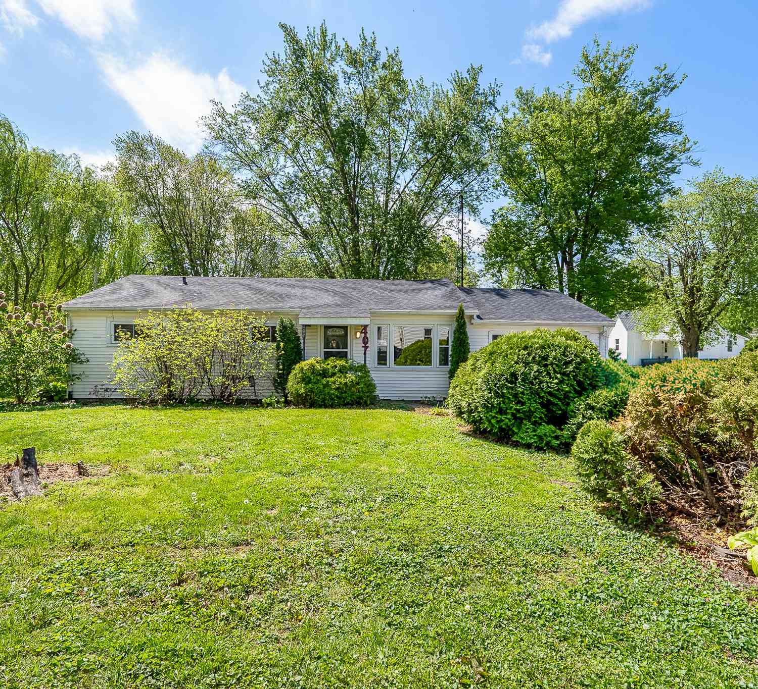 Homes For Sale - 407 W Academy Street<br/> Darlington, IN 47940