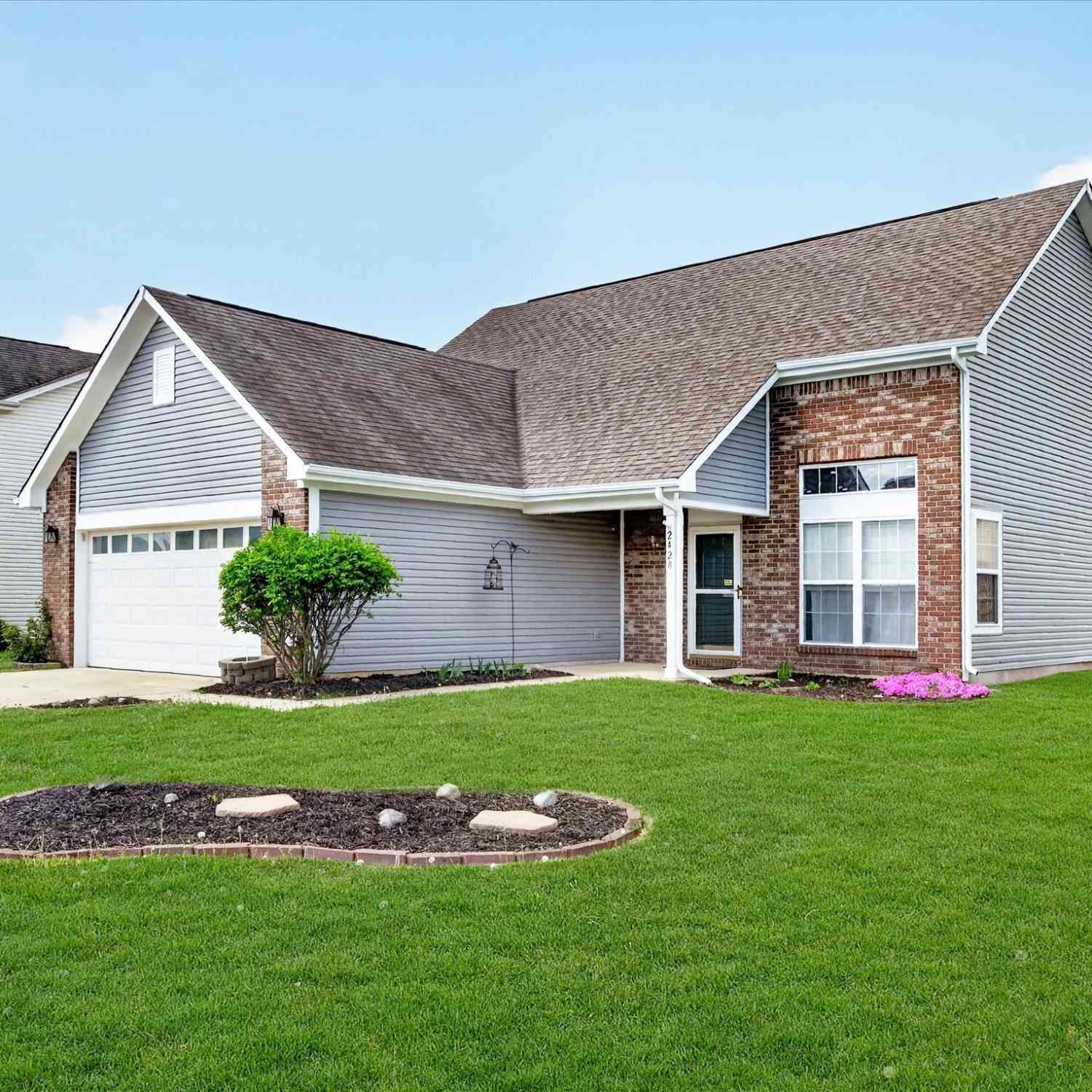 Homes For Sale - 2428 Foxtail Drive<br/> Plainfield, IN 46168