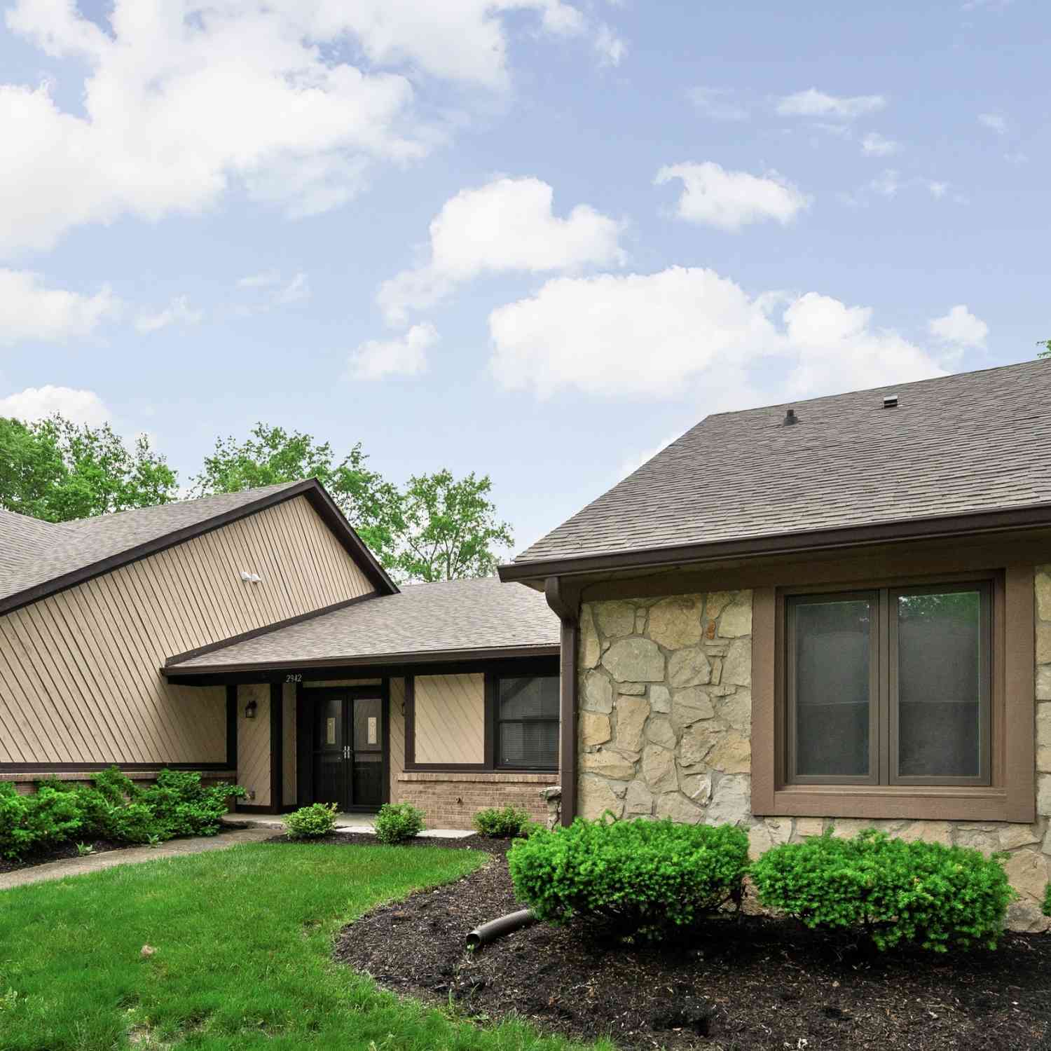 Condo For Sale - 2942 Stauffer Row<br/> Indianapolis, IN 46268