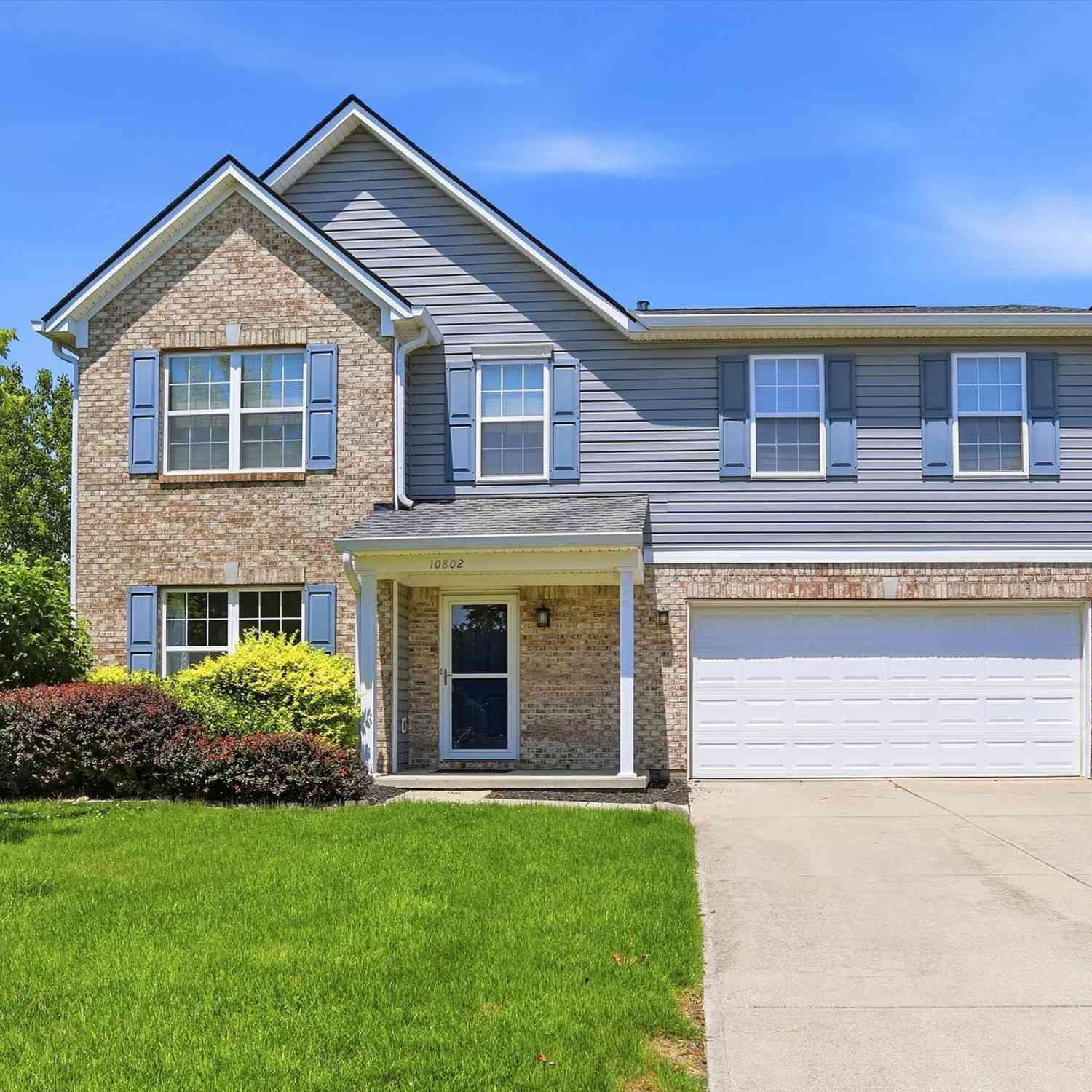 Homes For Sale - 10802 Pleasant View Lane<br/> Fishers, IN 46038