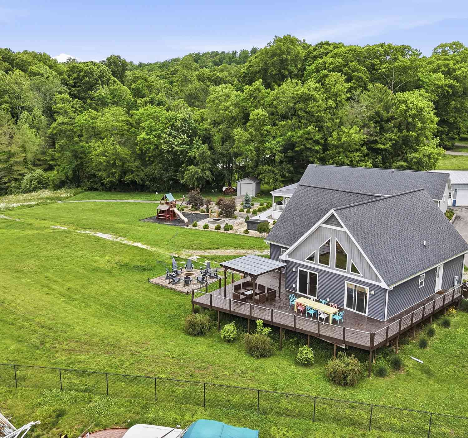 Homes For Sale - 9550 E Northshore Drive<br/> Monroe County, Unionville, IN 47468