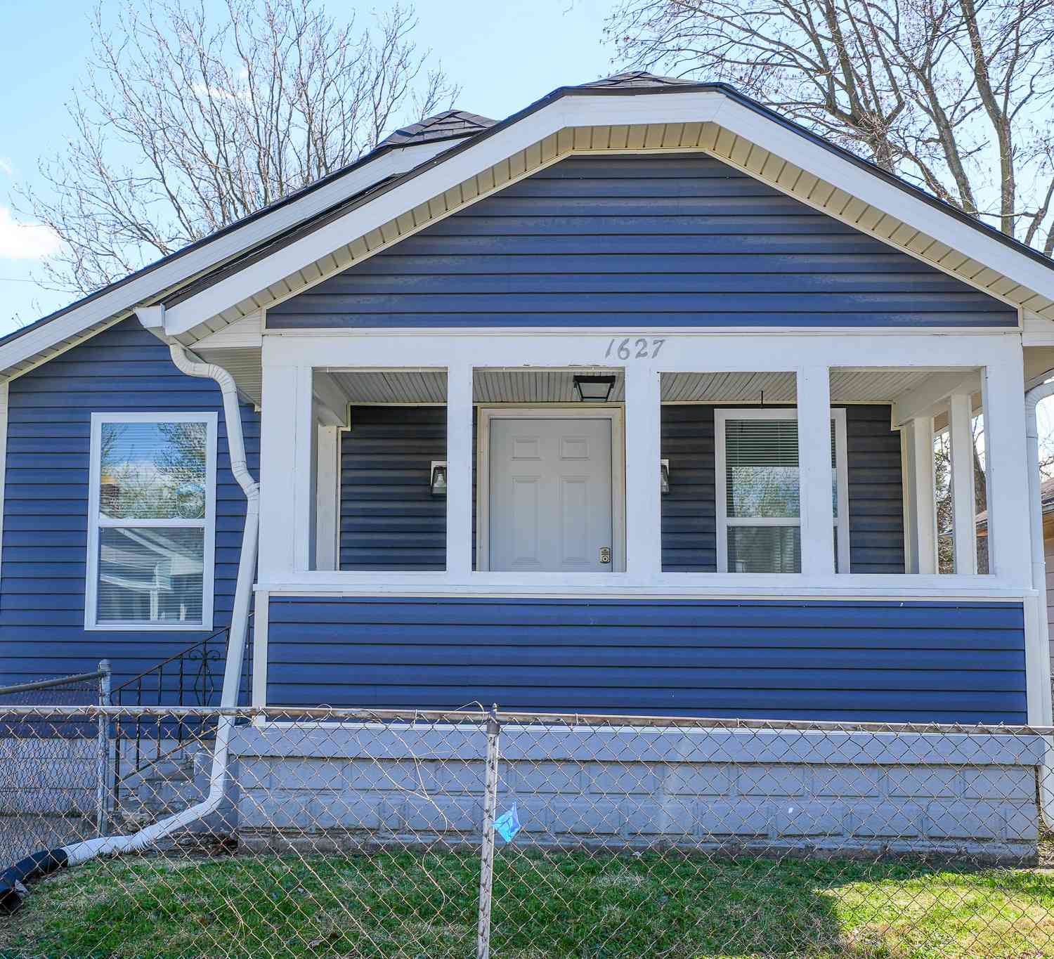Homes For Sale - 1627 Lawton Avenue<br/> Indianapolis, IN 46203