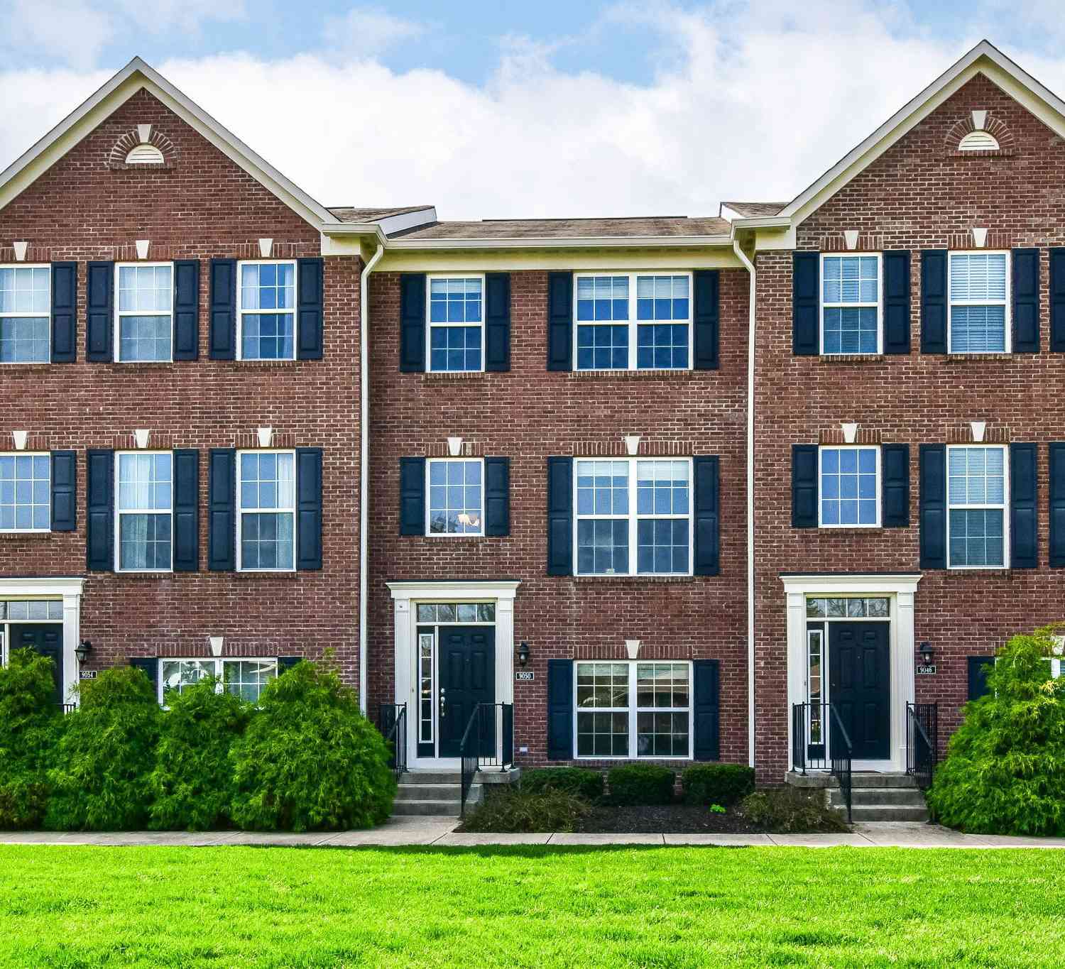 Townhouse For Sale - 9050 Mercer Drive<br/> Fishers, IN 46038
