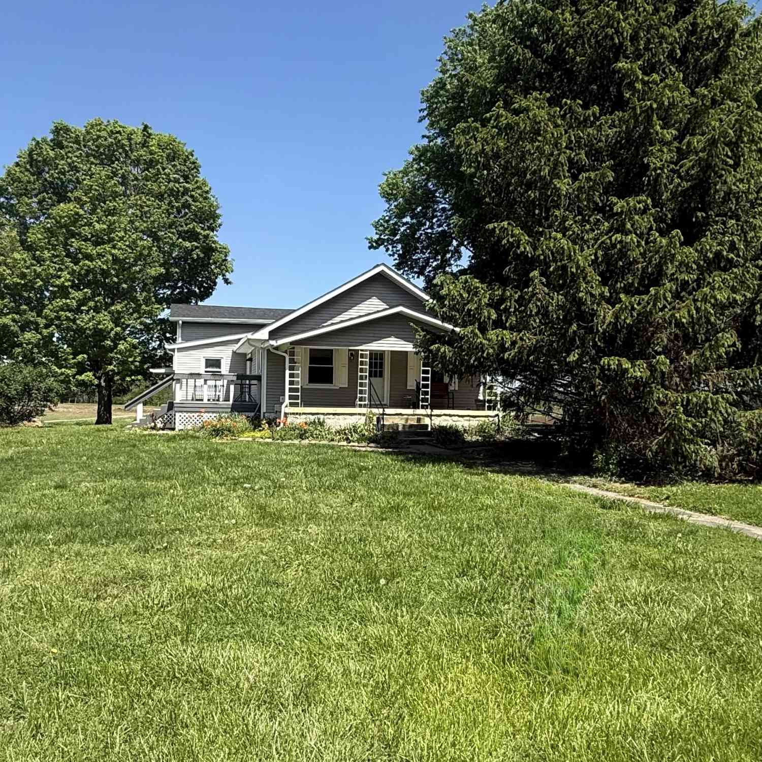 Homes For Sale - 6913 E County Road 200<br/> Coatesville, IN 46121