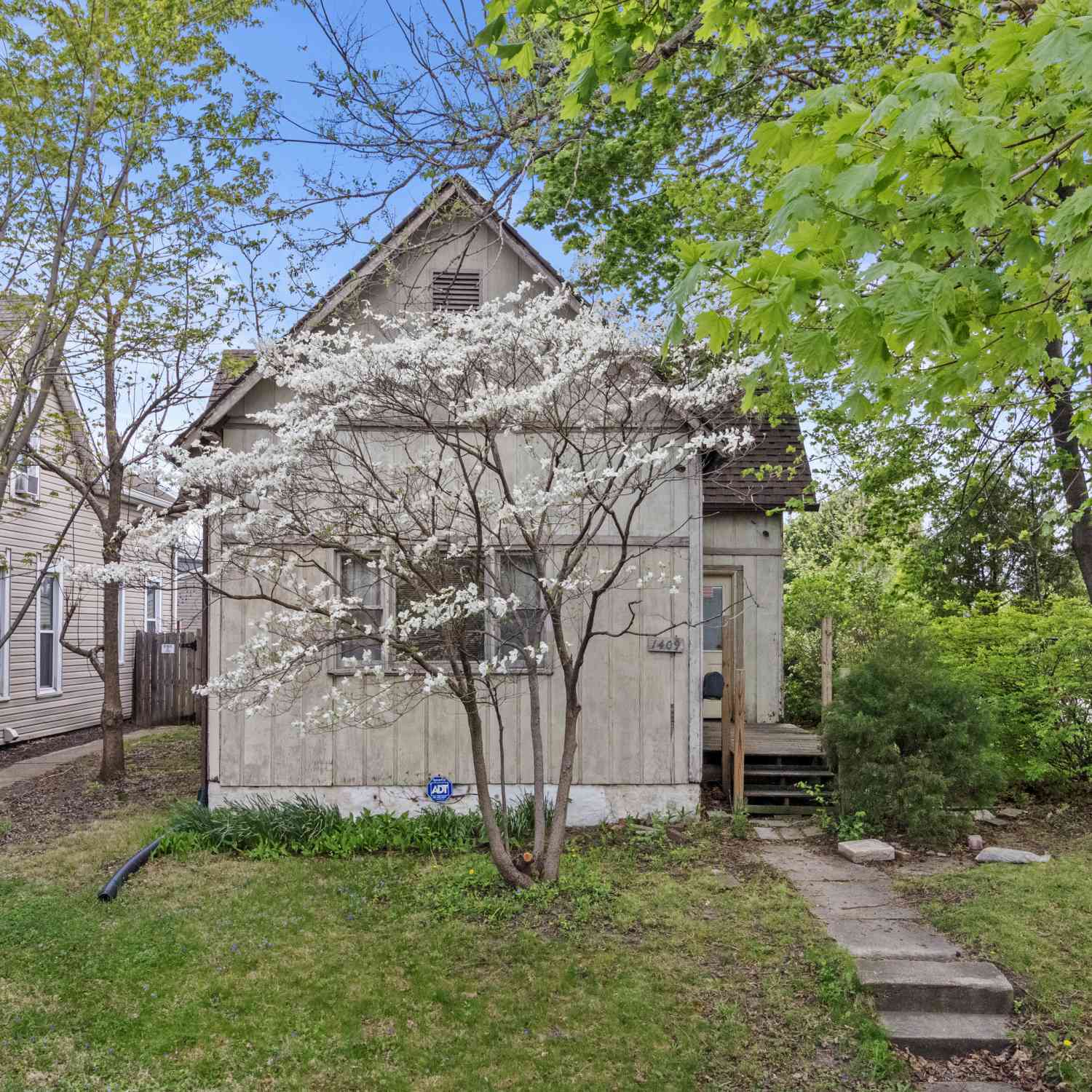 Homes For Sale - 1409 Barth Avenue<br/> Indianapolis, IN 46203