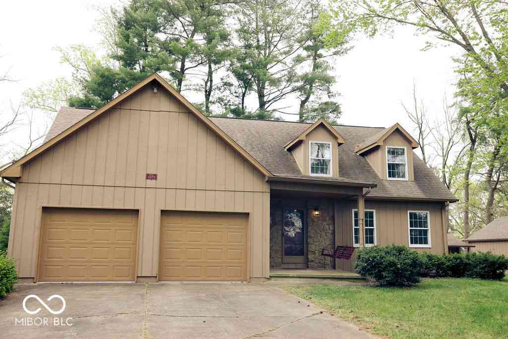 Homes For Sale - 1221 S Poplar Street<br/> Jackson County, Seymour, IN 47274