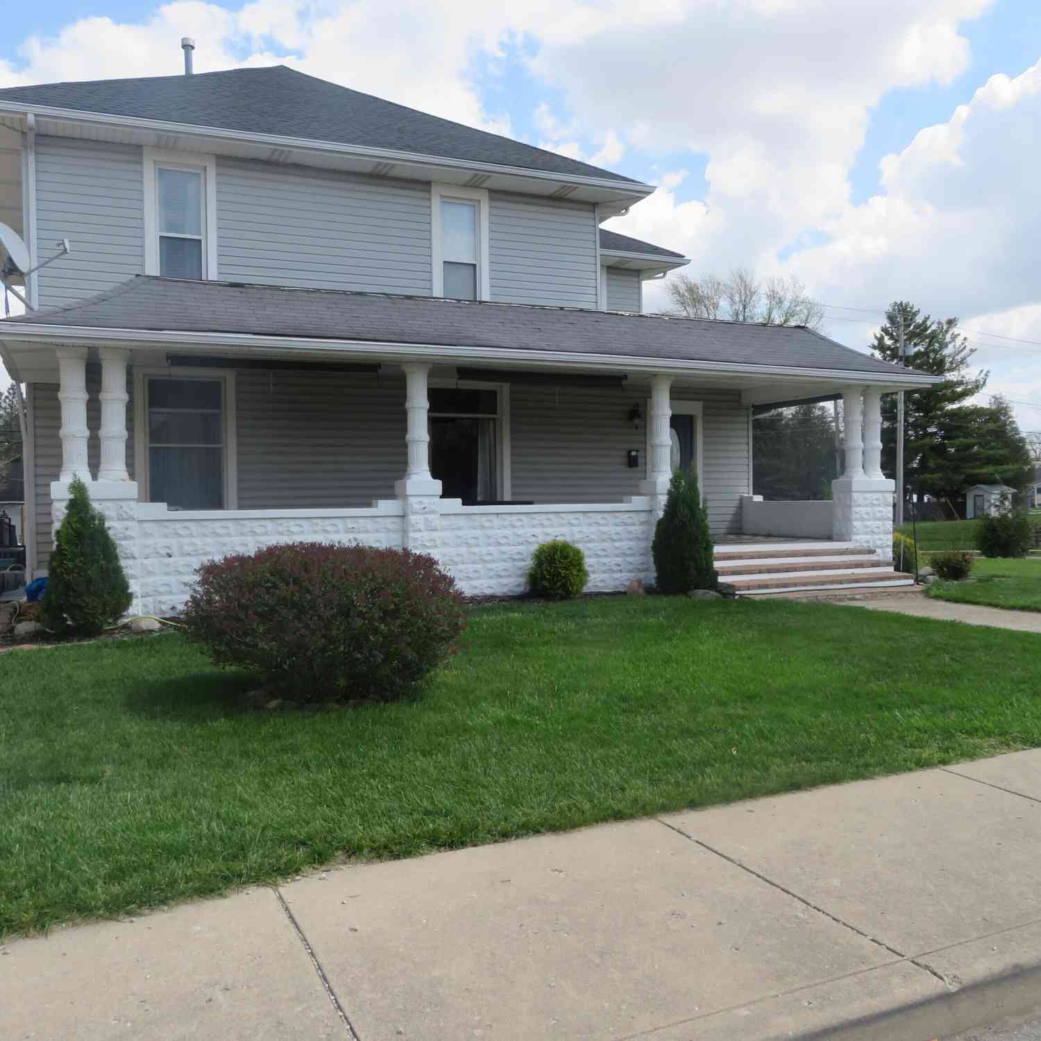Homes For Sale - 401 N Harrison Street<br/> Madison County, Alexandria, IN 46001