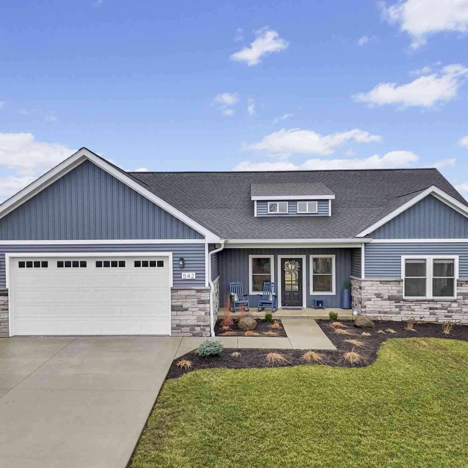 Homes For Sale - 542 E Lucy Lane<br/> Ellettsville, IN 47429