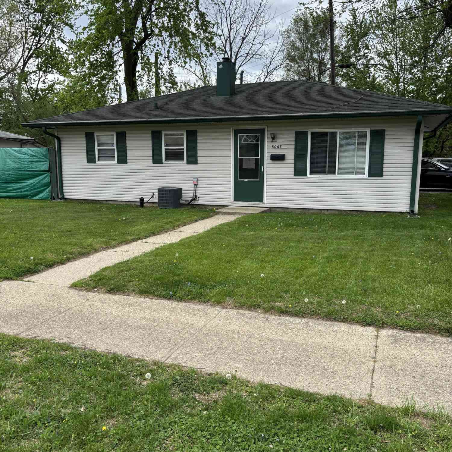 Homes For Sale - 5045 W 34th Street<br/> Indianapolis, IN 46224