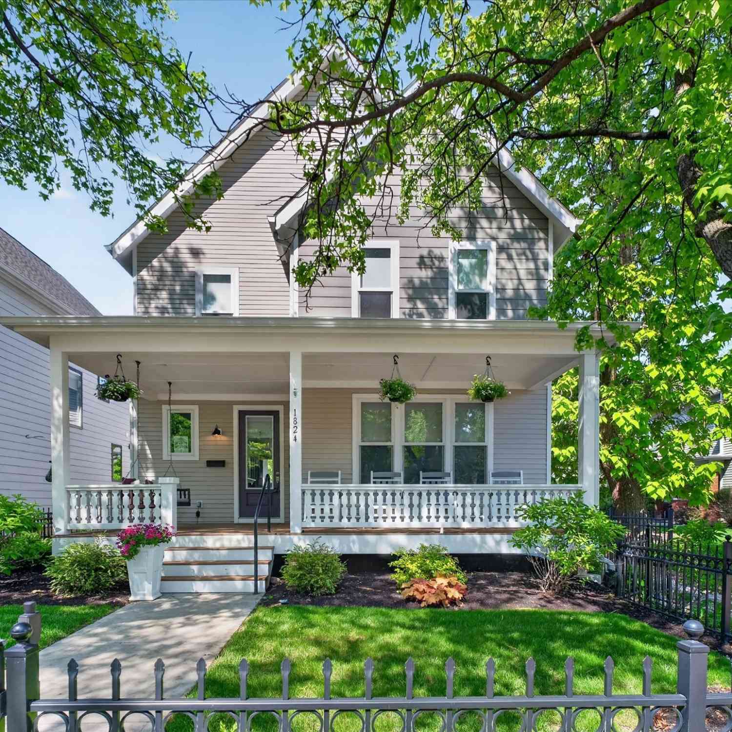 Homes For Sale - 1824 N Alabama Street<br/> Indianapolis, IN 46202