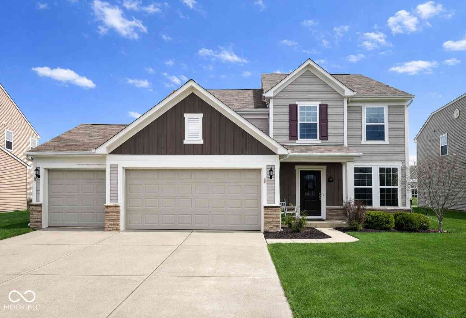 Homes For Sale - 6638 Keepsake Drive<br/> Whitestown, IN 46075