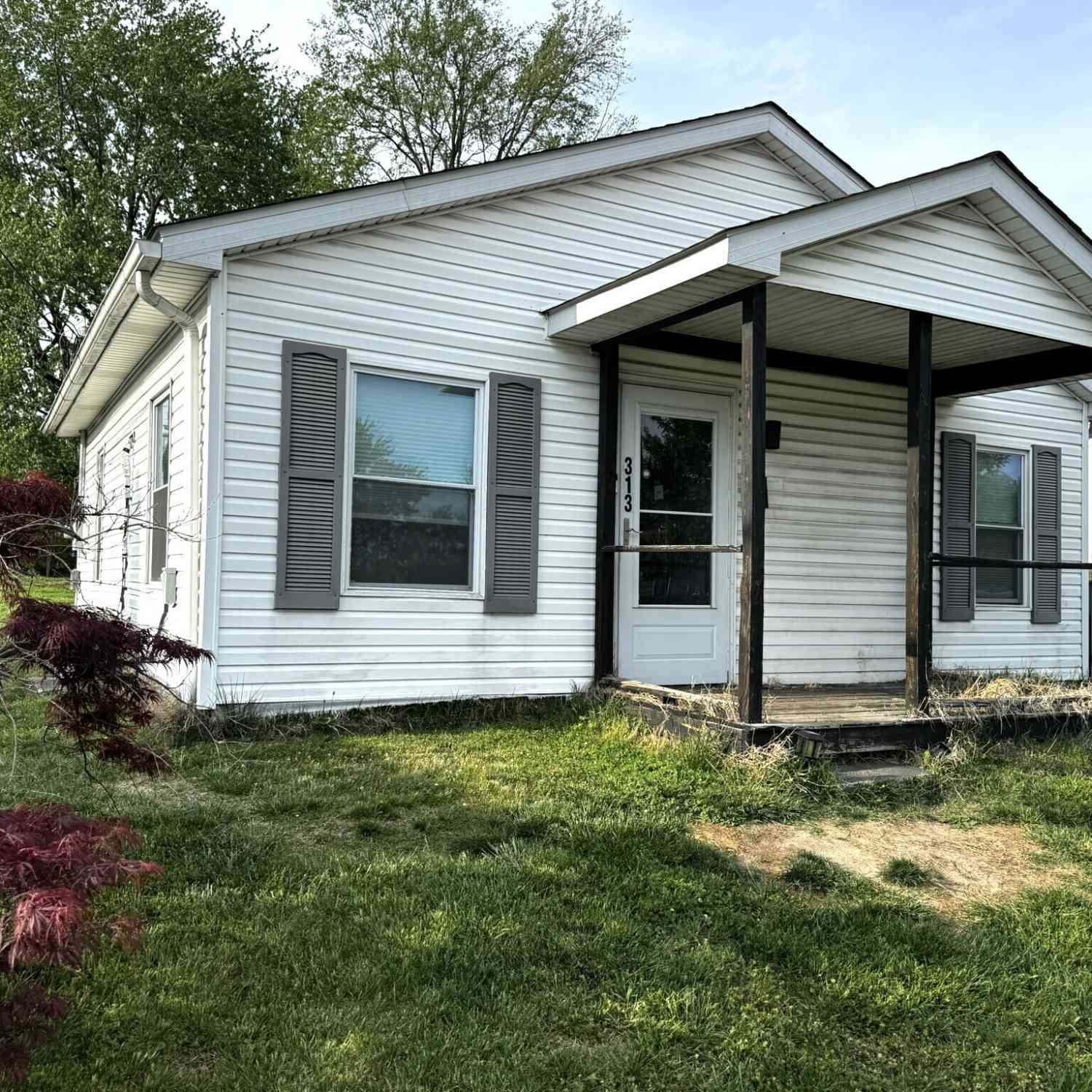 Homes For Sale - 313 E 5th Street<br/> Jackson County, Seymour, IN 47274