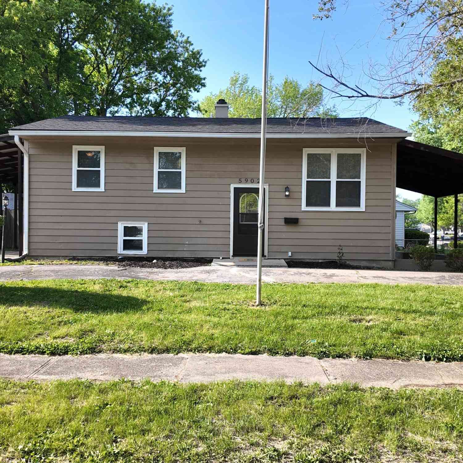 Homes For Sale - 5902 Alpine Avenue<br/> Indianapolis, IN 46224