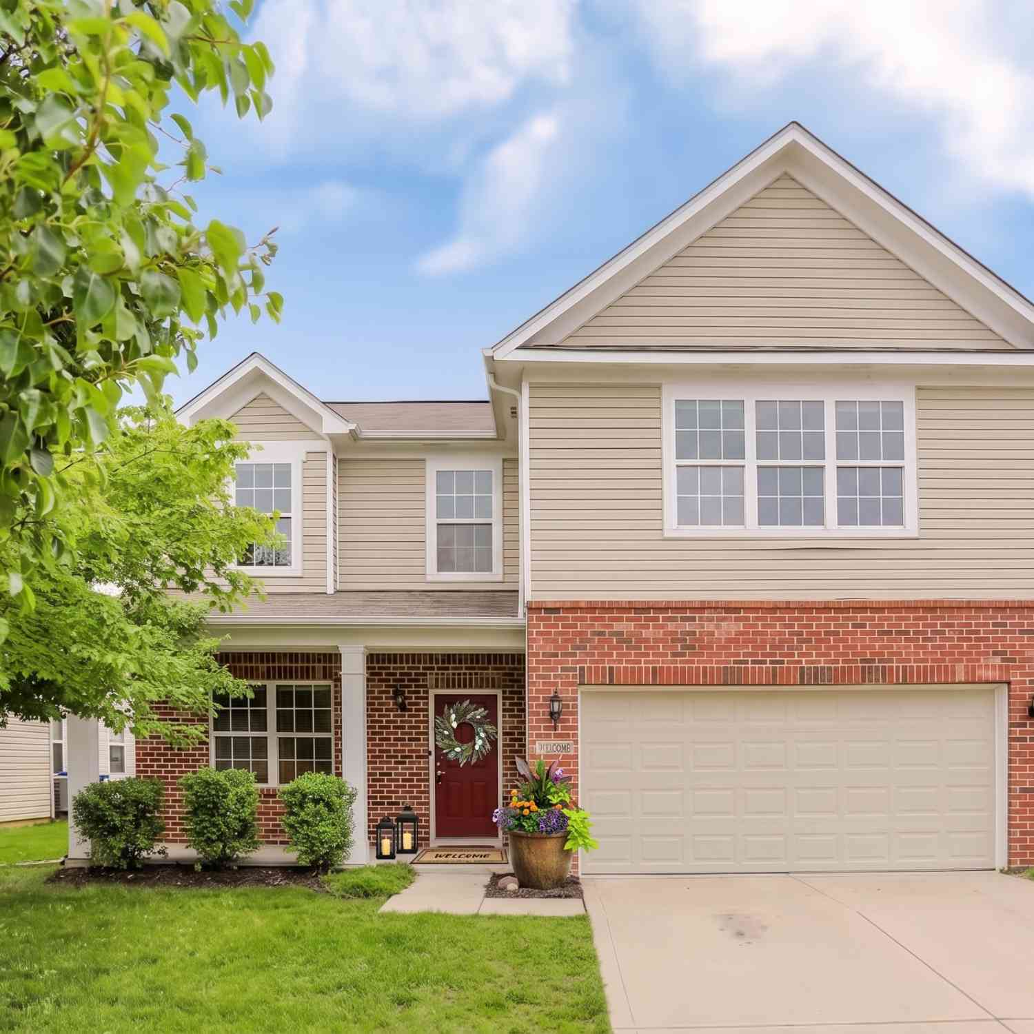 Homes For Sale - 15278 Royal Grove Drive<br/> Noblesville, IN 46060