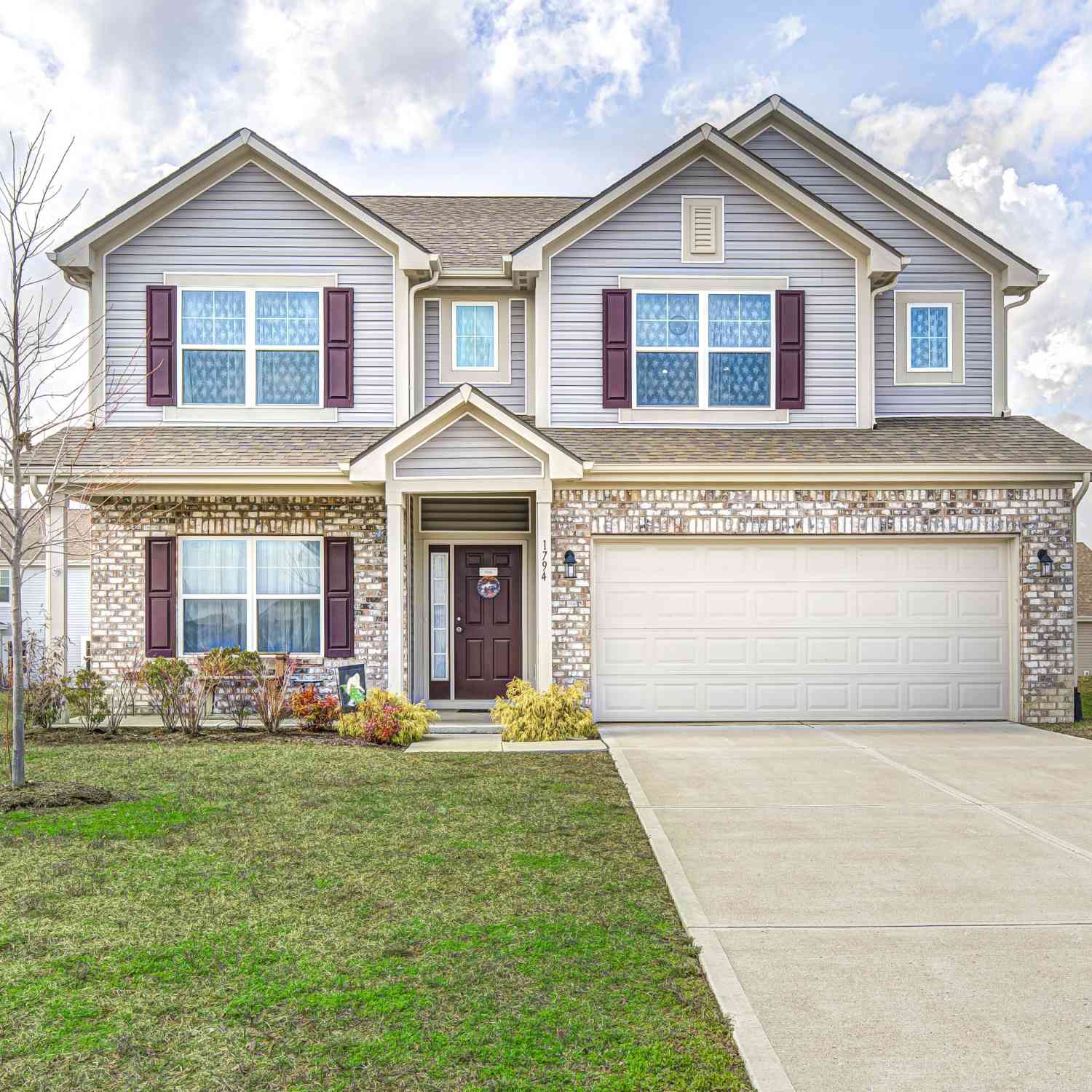 Homes For Sale - 1794 N Clearwater Drive<br/> Greenfield, IN 46140
