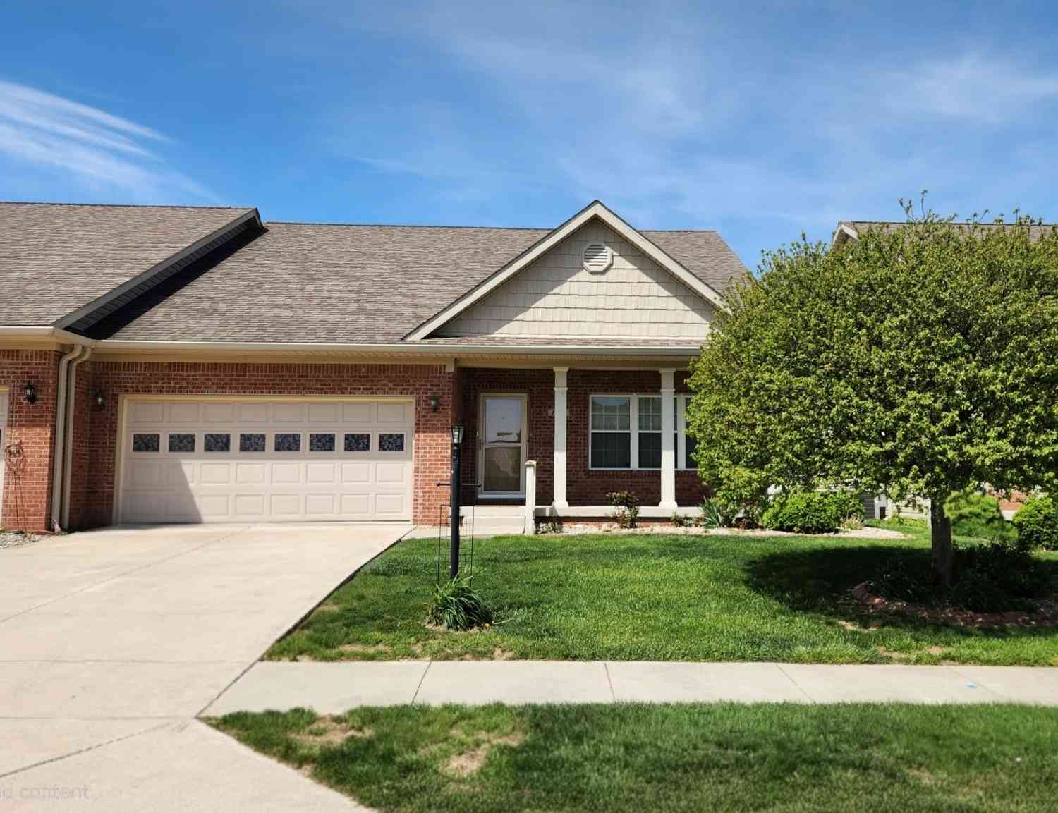 Homes For Sale - 1400 Willow Walk Parkway<br/> Madison County, Elwood, IN 46036
