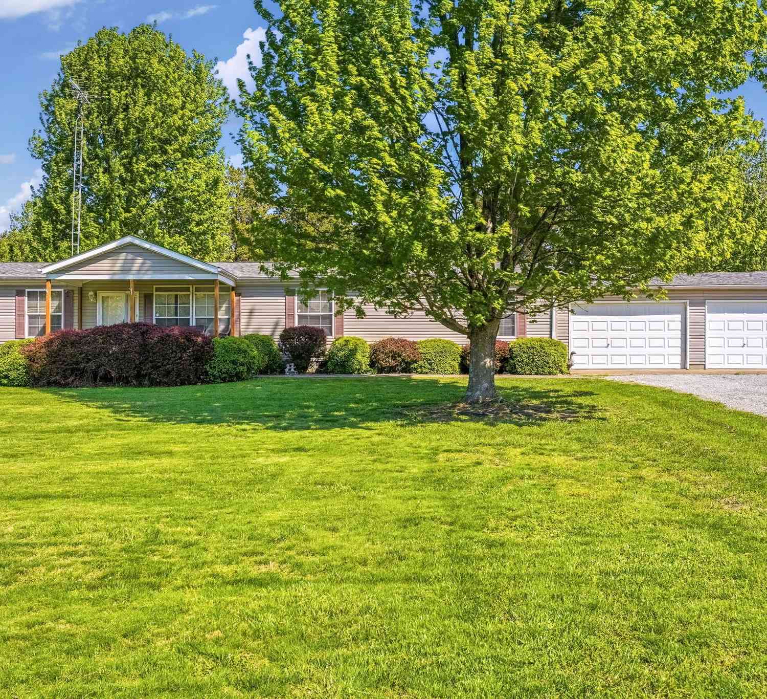Mobile Home For Sale - 5892 W County Road 1100<br/> Jackson County, Freetown, IN 47235