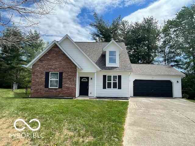 Homes For Sale - 322 W Persimmon Court<br/> Monroe County, Bloomington, IN 47403
